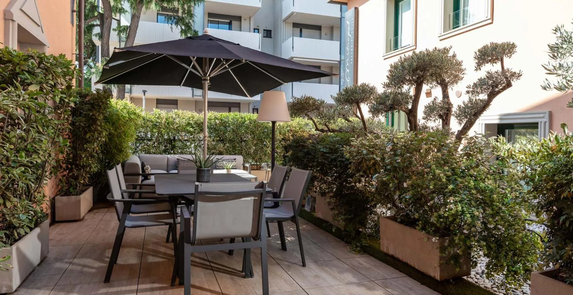 Patio in Metropol Ceccarini Suite - Luxury apartments