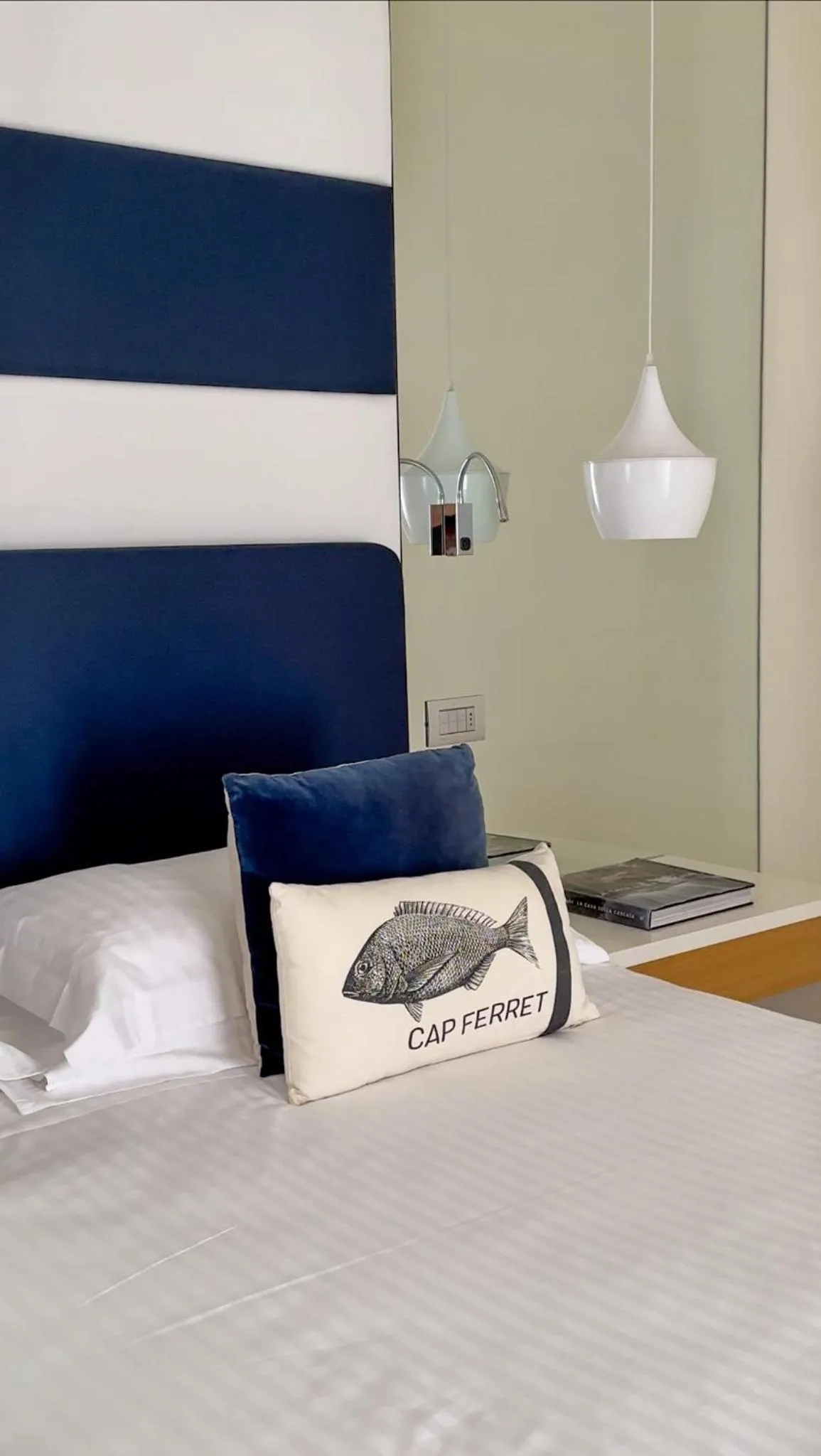 Decorative detail, Bed in Metropol Ceccarini Suite - Luxury apartments