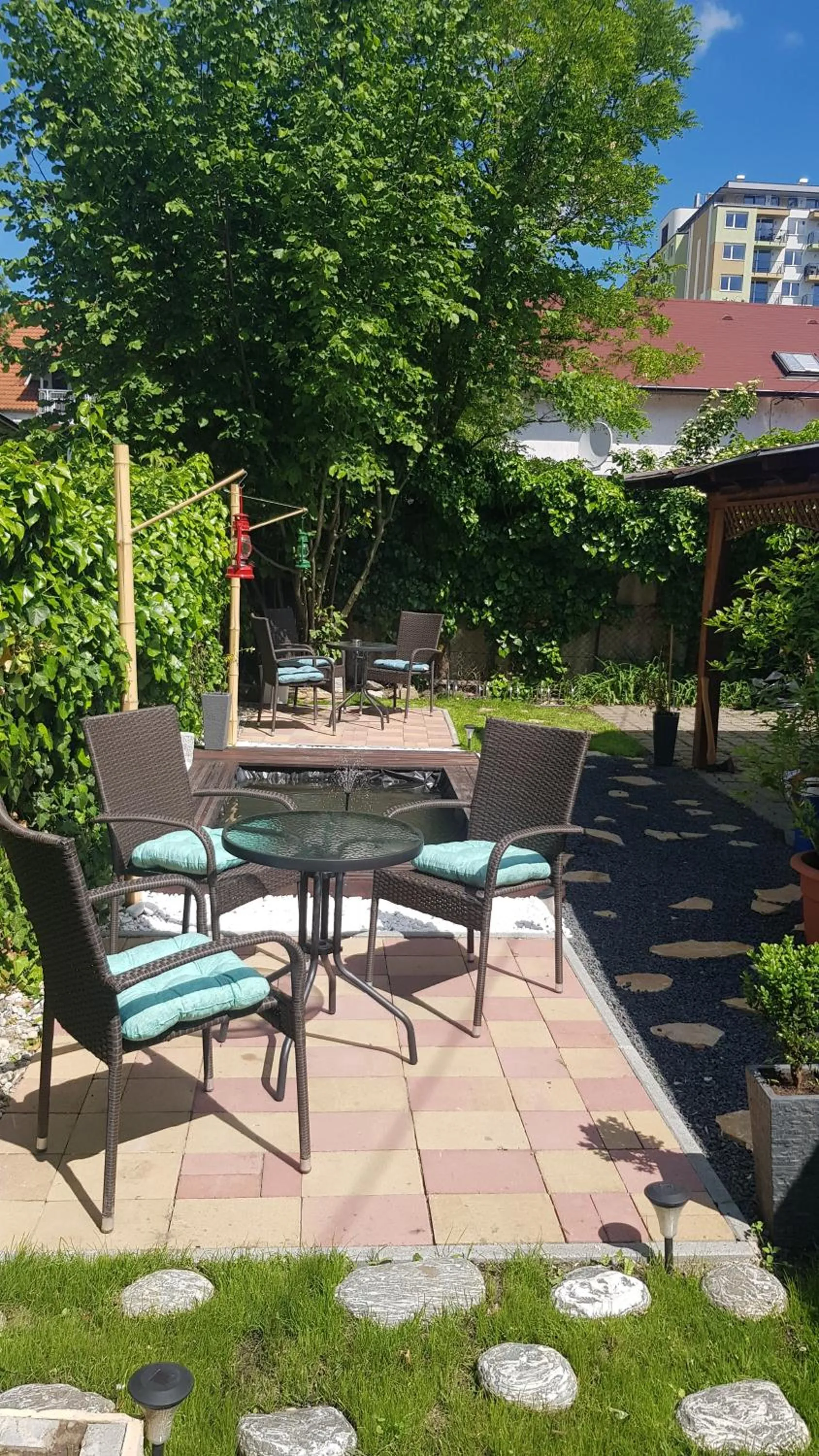 Restaurant/places to eat in Joy Guesthouse