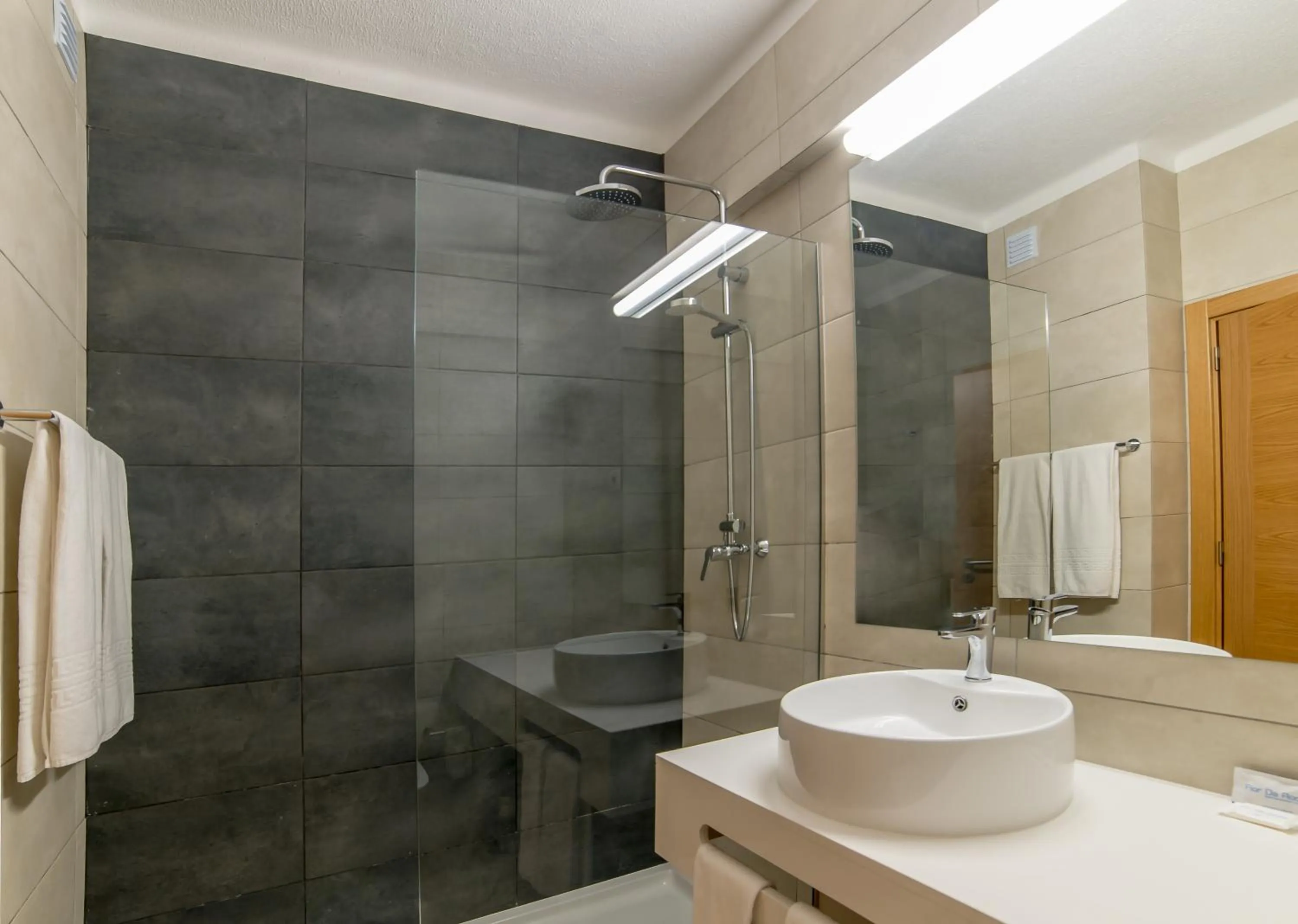 Toilet in Flor Da Rocha