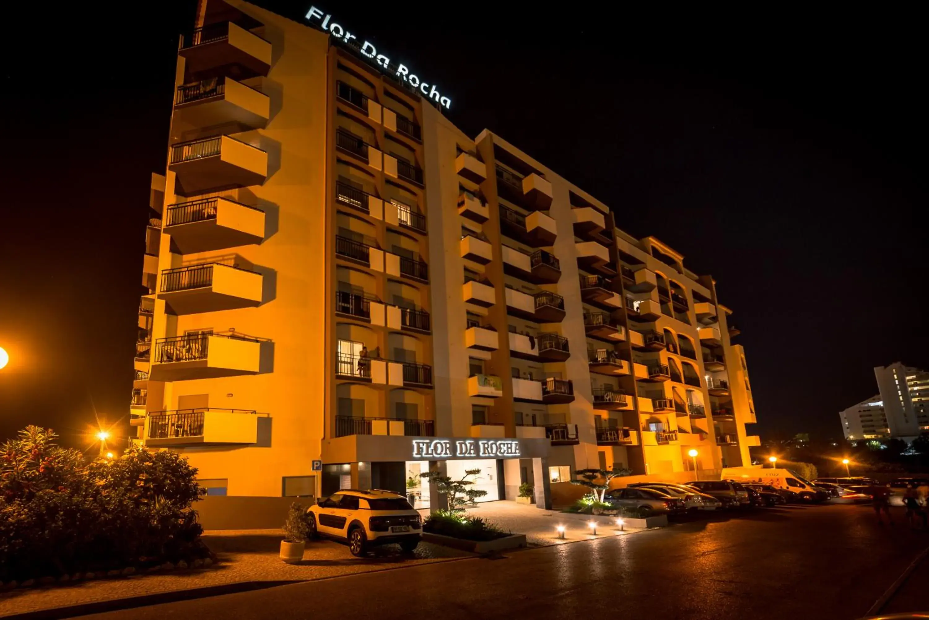 Facade/entrance in Flor Da Rocha Facade/entrance in Flor Da Rocha