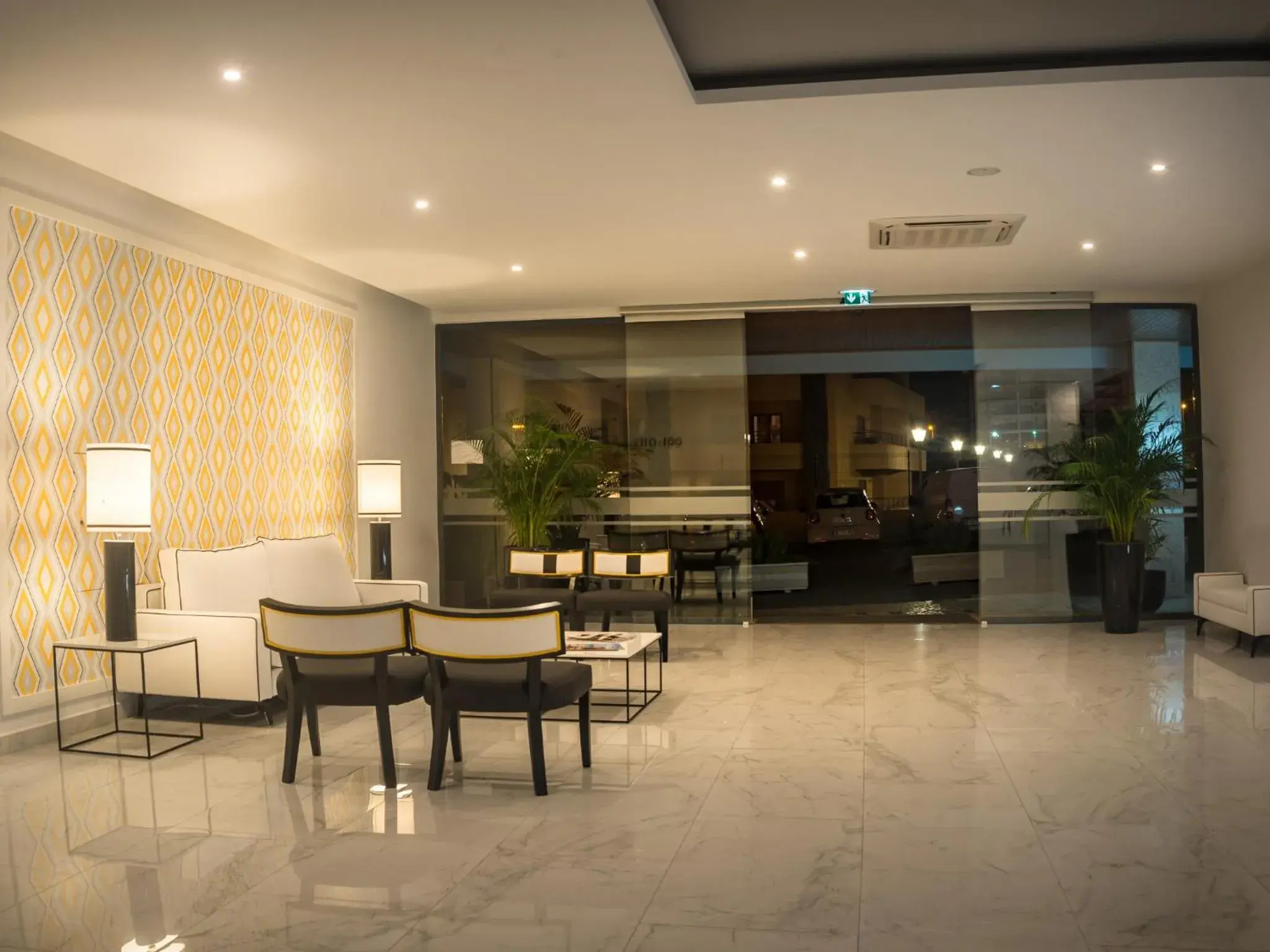 Property building in Flor Da Rocha Property building in Flor Da Rocha