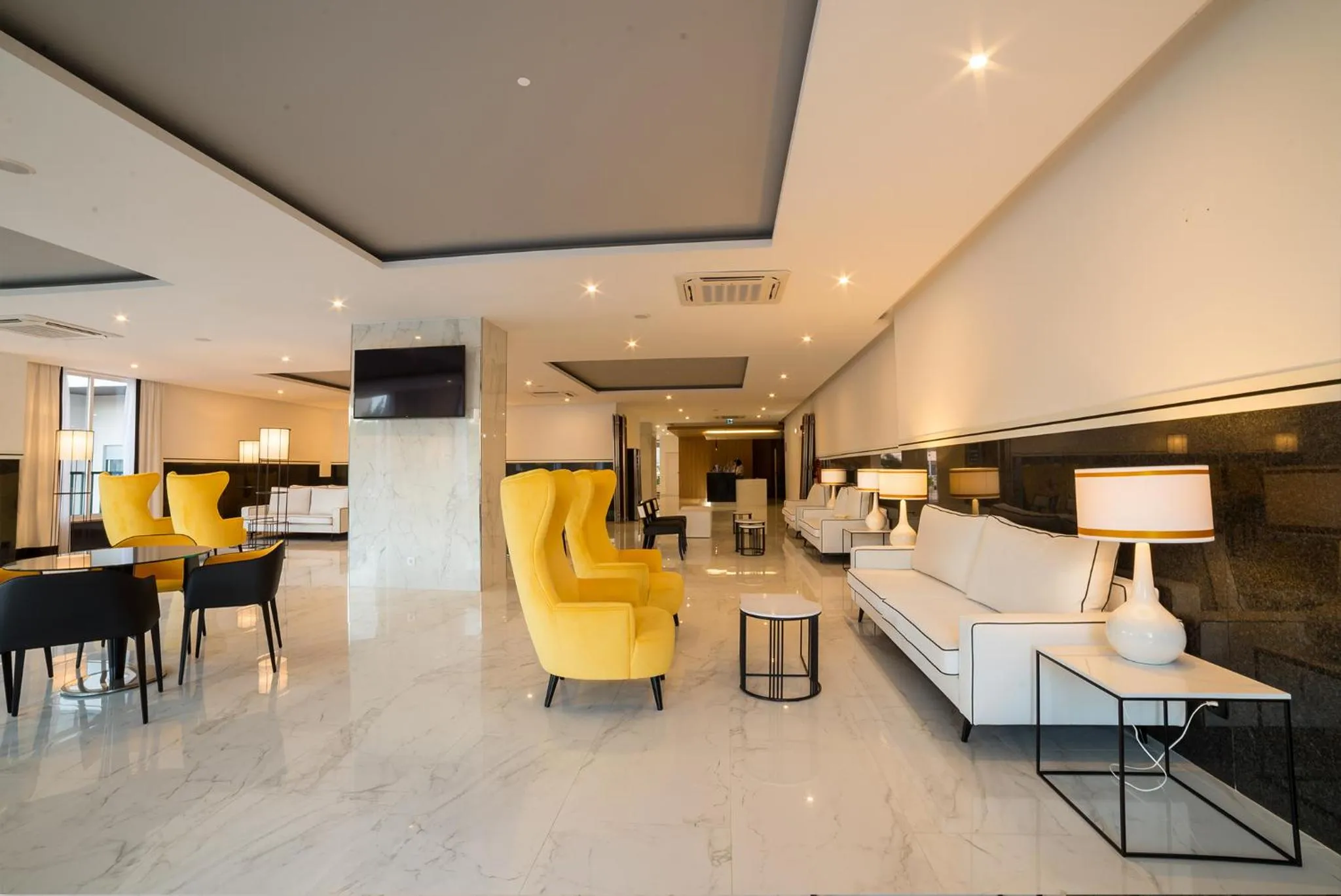 Communal lounge/ TV room in Flor Da Rocha