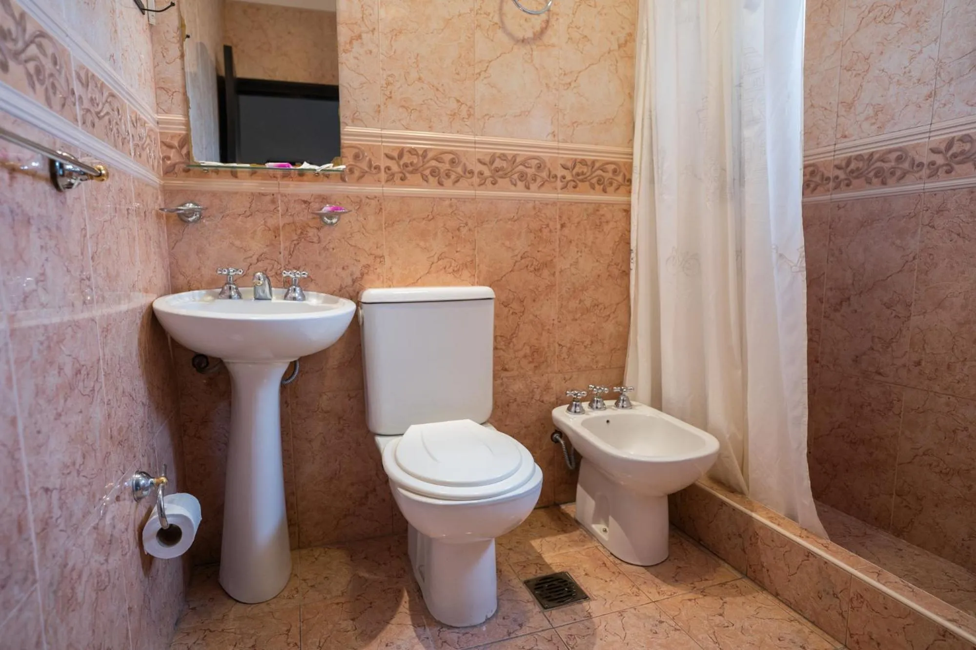 Toilet in Hotel Marilian