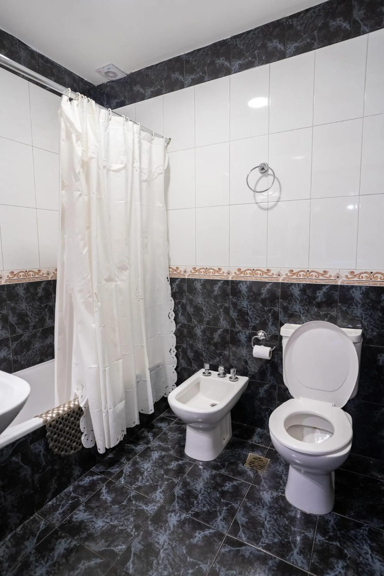 Toilet in Hotel Marilian