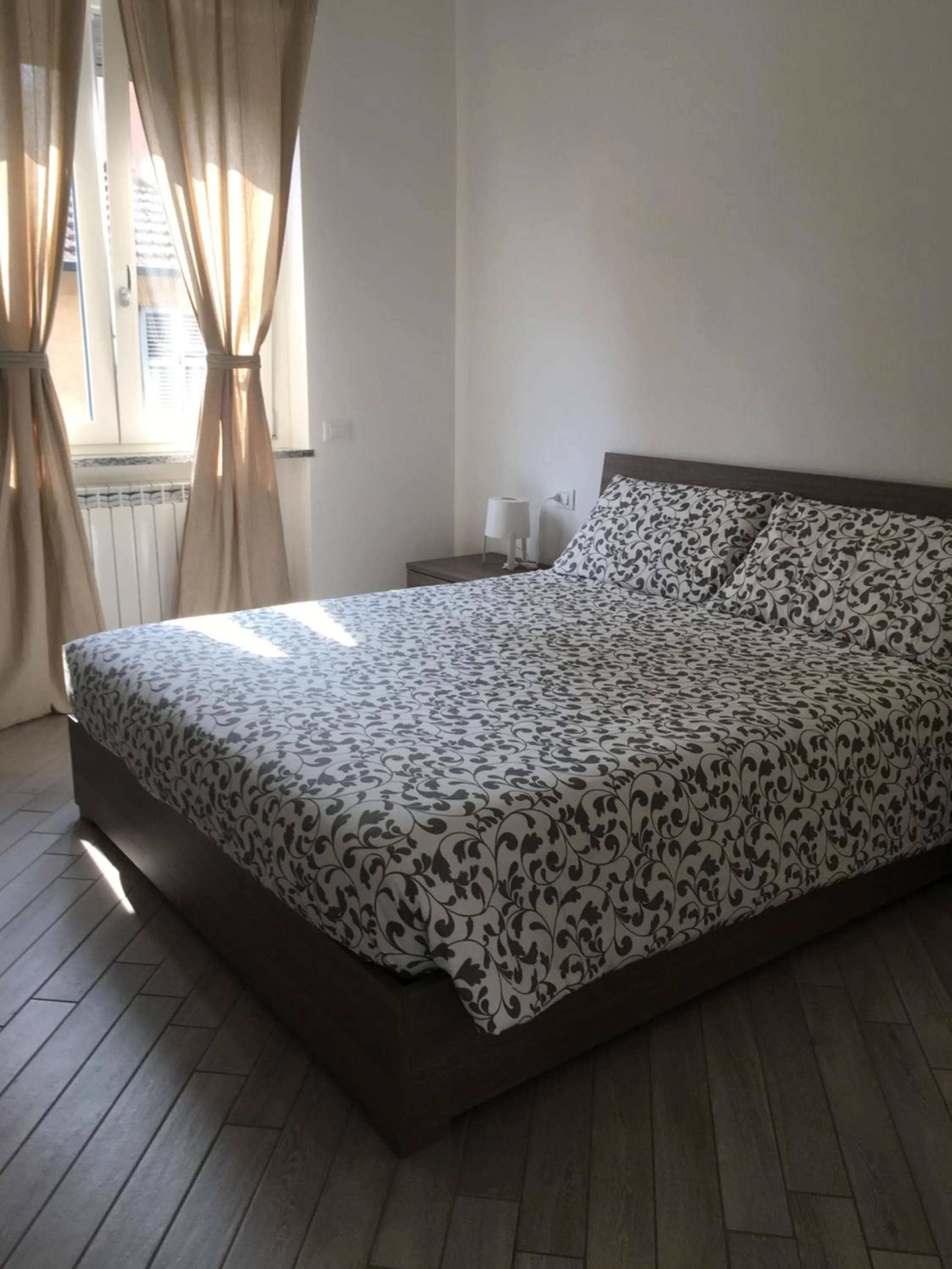 Bedroom, Bed in Home Hotel