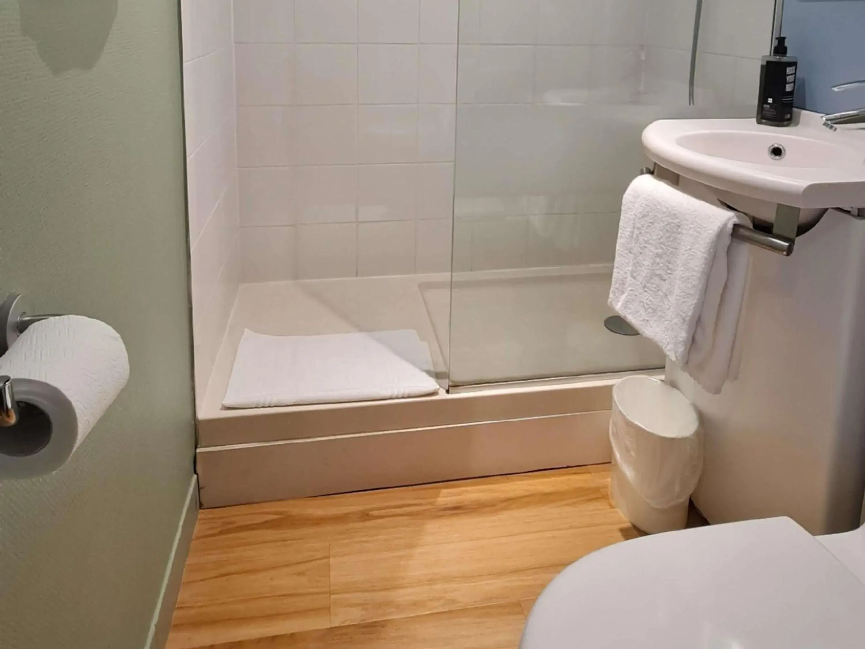 Bedroom in ibis Vannes Bedroom in ibis Vannes