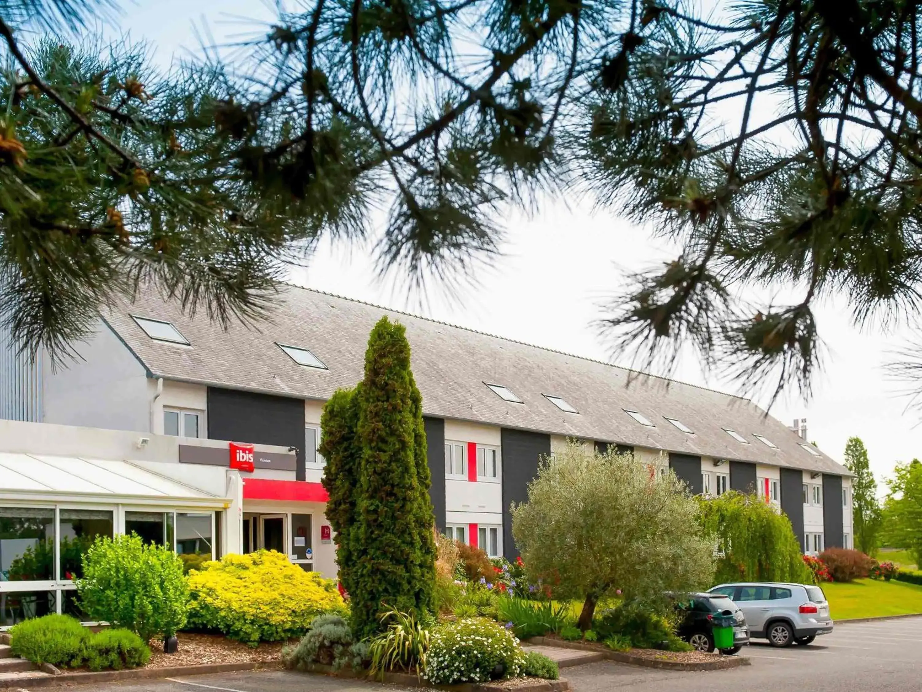 Facade/entrance in ibis Vannes Facade/entrance in ibis Vannes
