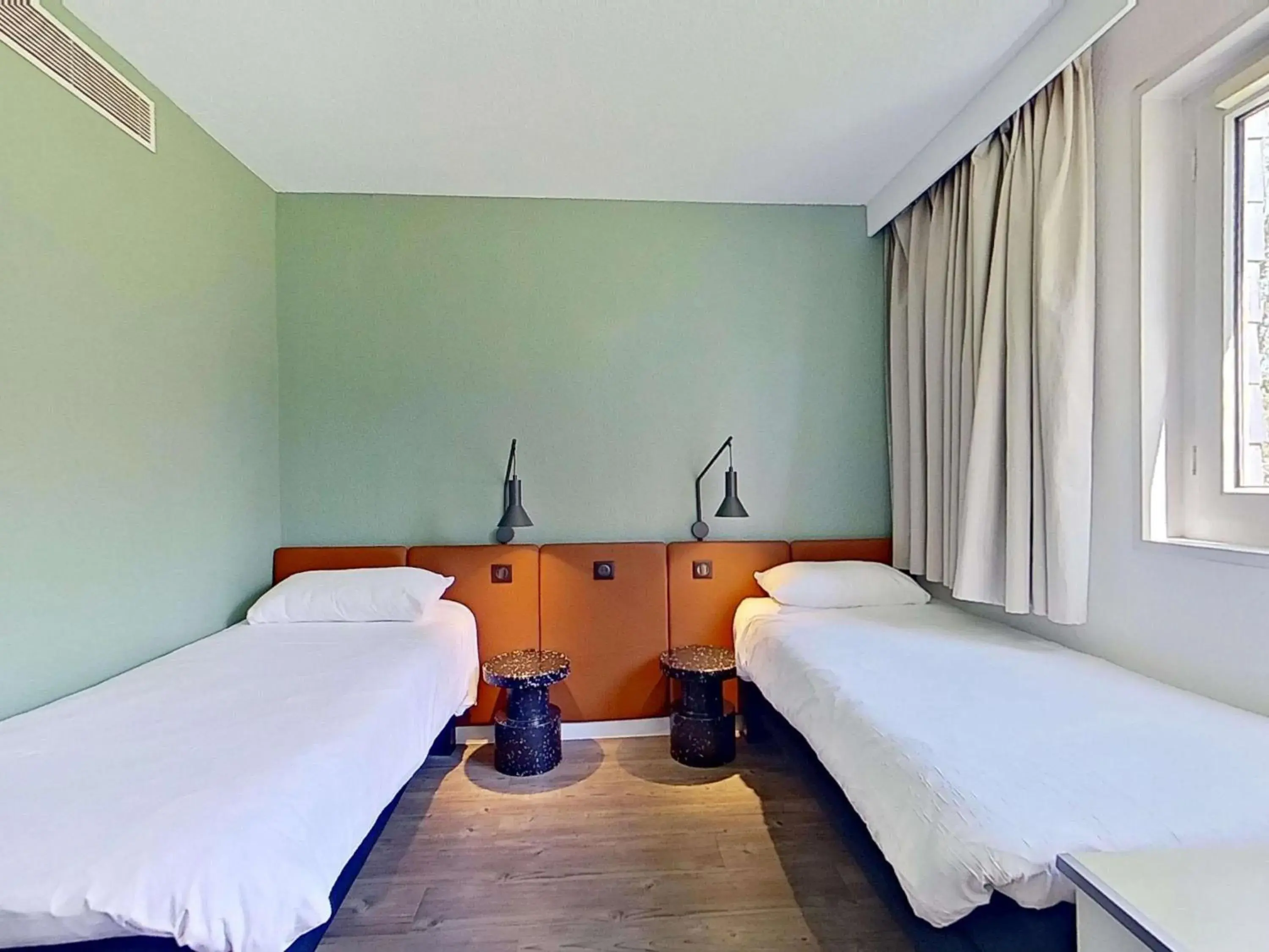 Bedroom, Bed in ibis Vannes Bedroom, Bed in ibis Vannes