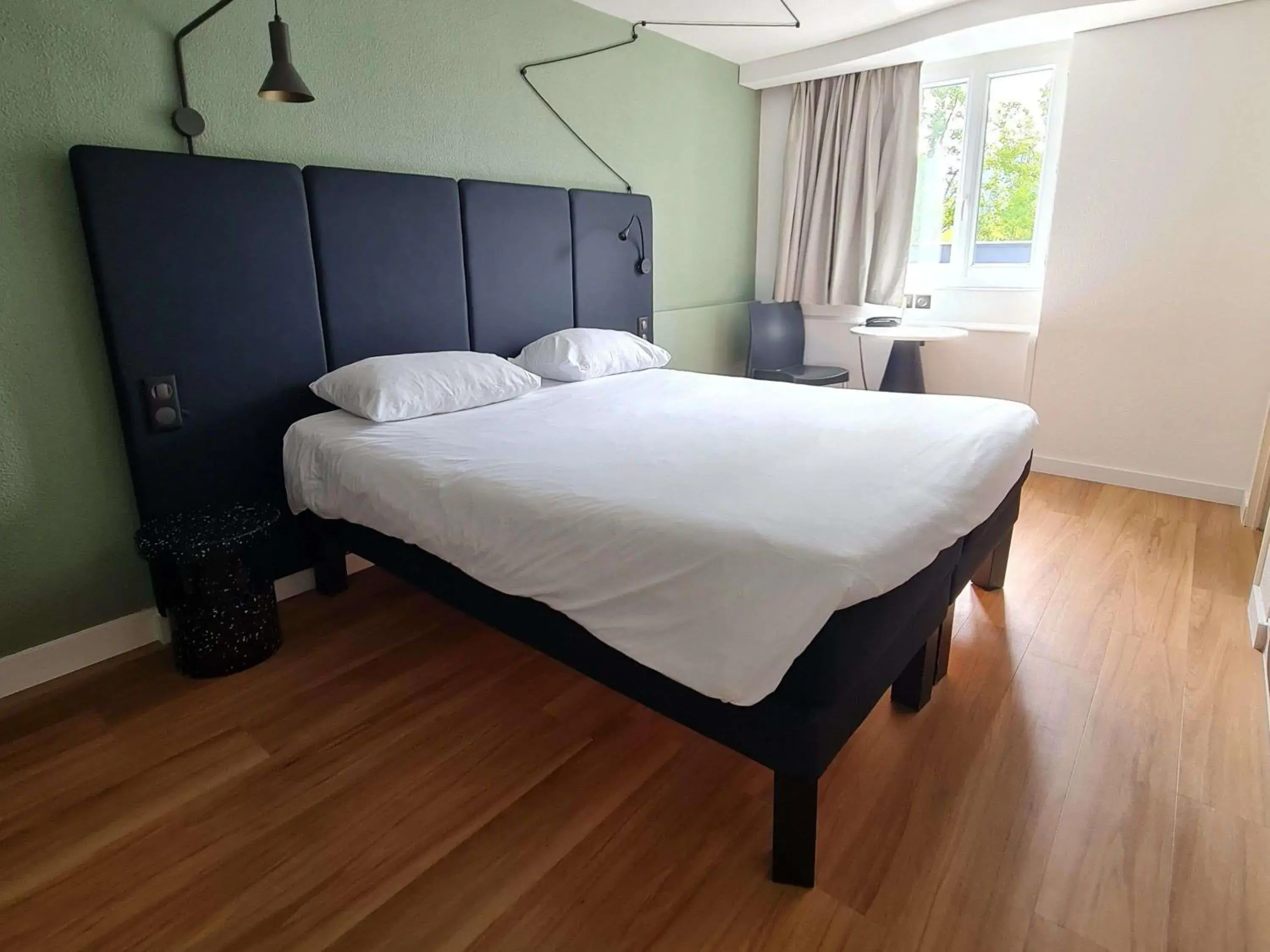 Bedroom, Bed in ibis Vannes Bedroom, Bed in ibis Vannes