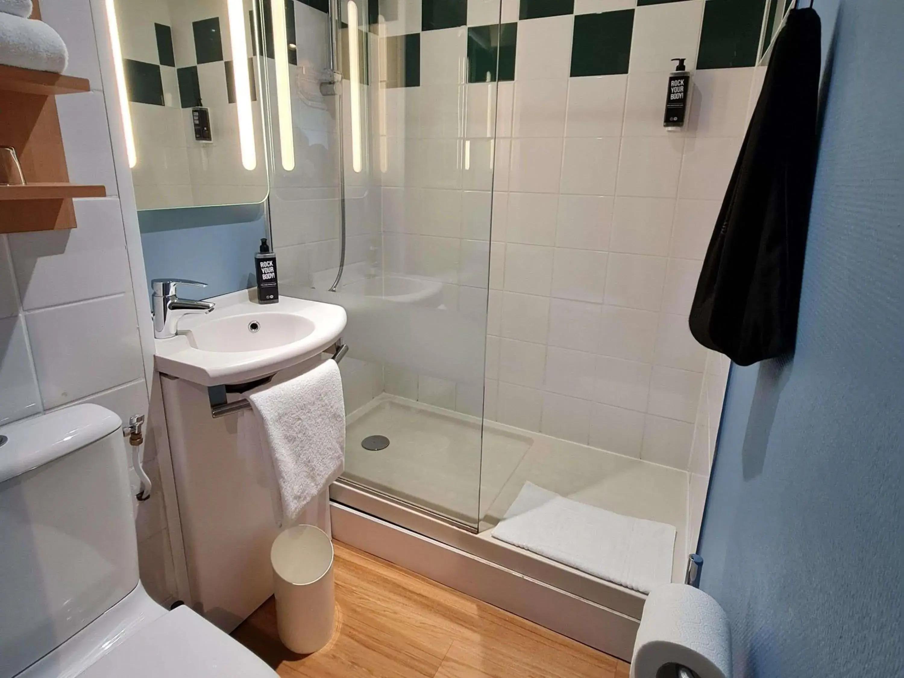 Bedroom in ibis Vannes Bedroom in ibis Vannes