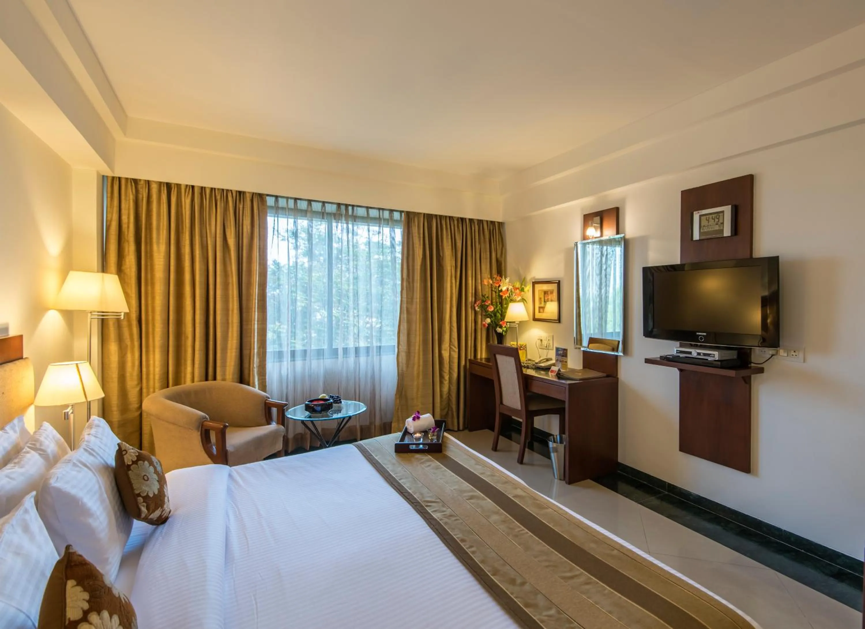 TV and multimedia, Bed in Park Ornate Hotel Viman Nagar