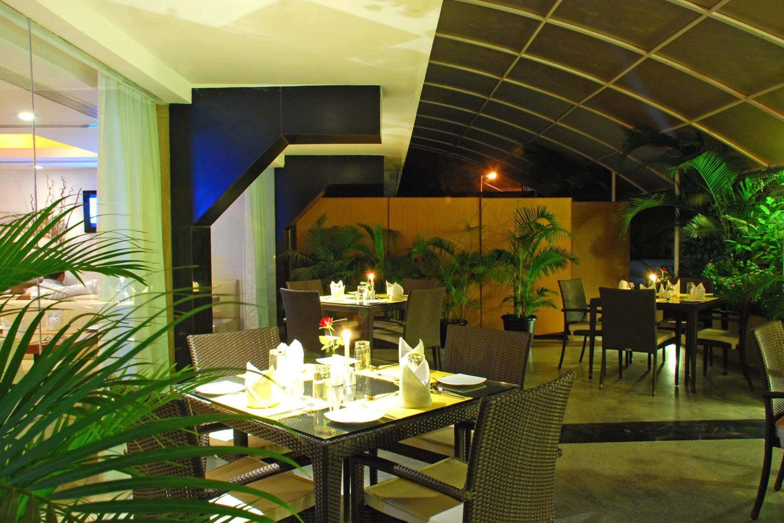 Restaurant/places to eat in Park Ornate Hotel Viman Nagar