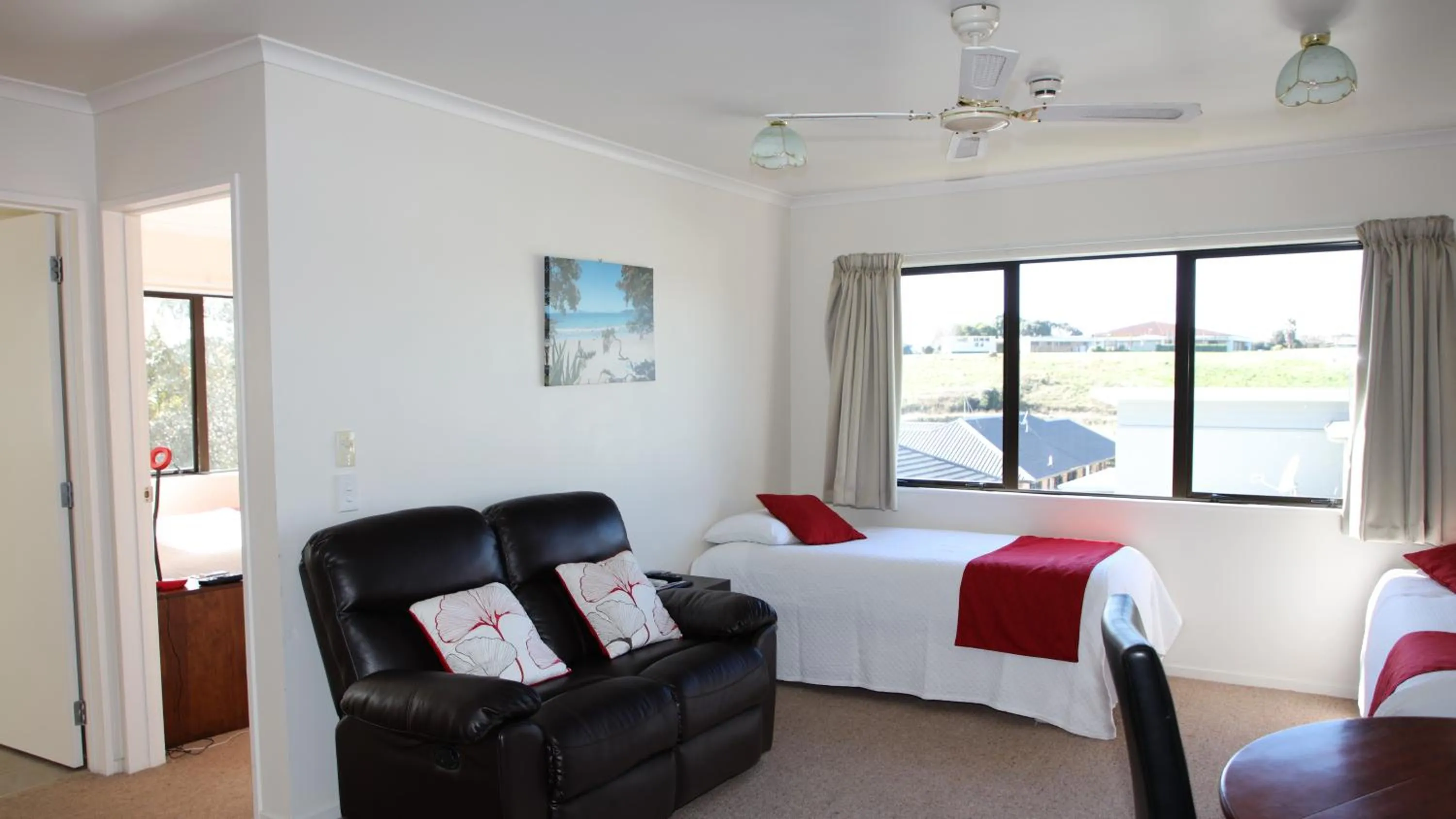 Bed in Bk's Counties Motor Lodge