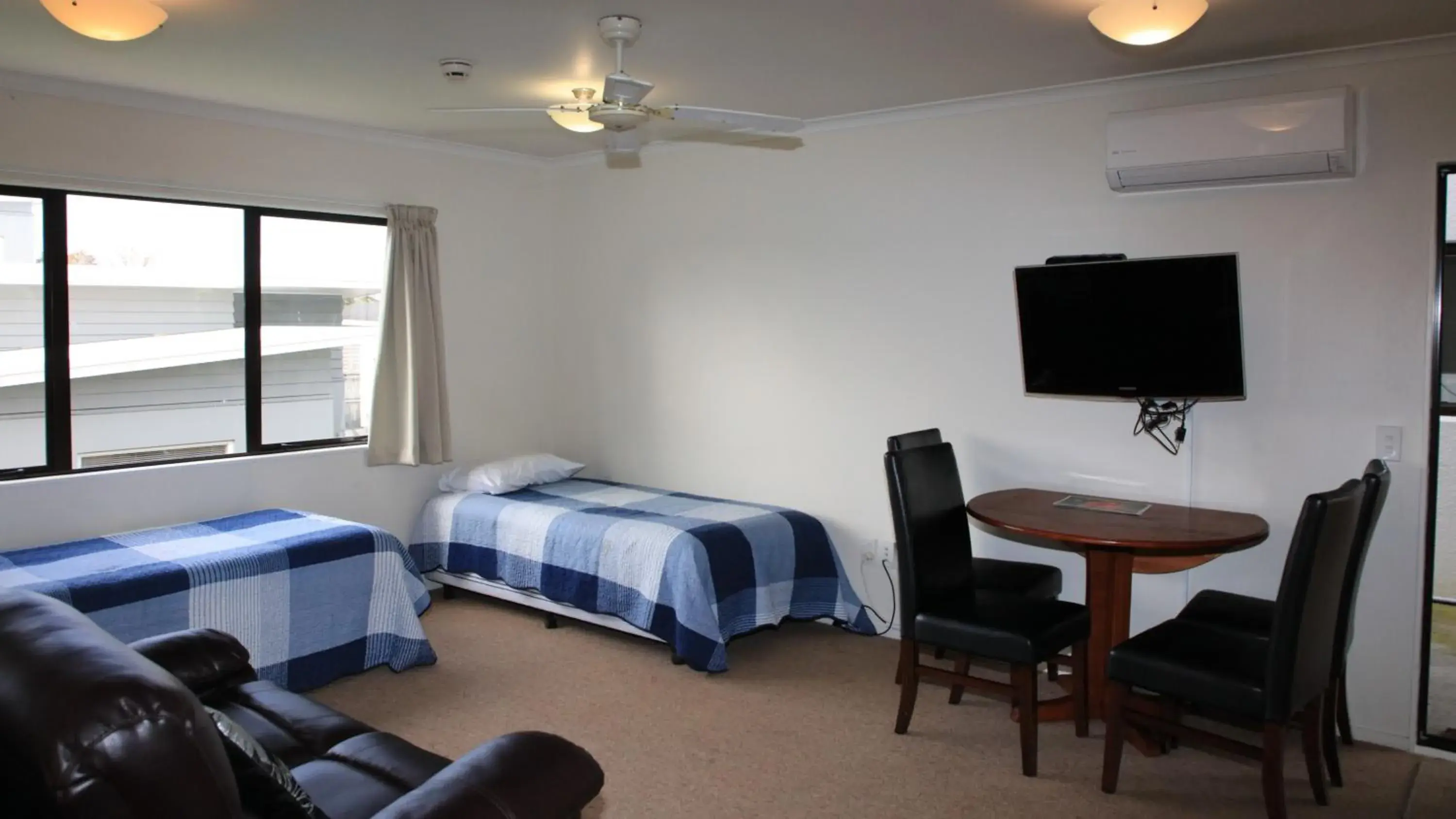 Premium One-Bedroom Apartment with Spa Bath in Bk's Counties Motor Lodge Premium One-Bedroom Apartment with Spa Bath in Bk's Counties Motor Lodge