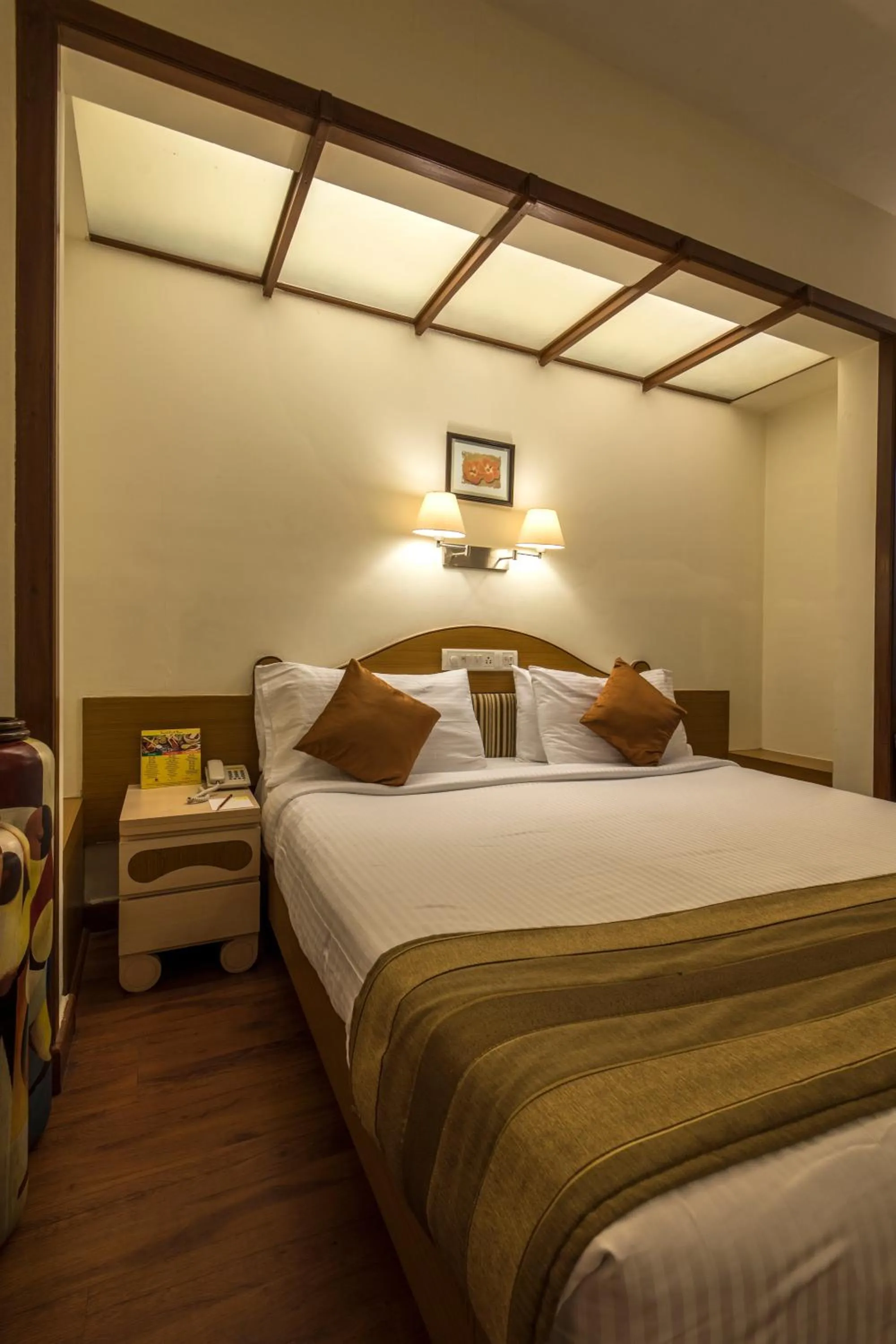 Bed in Hotel Park Central Koregaon Park