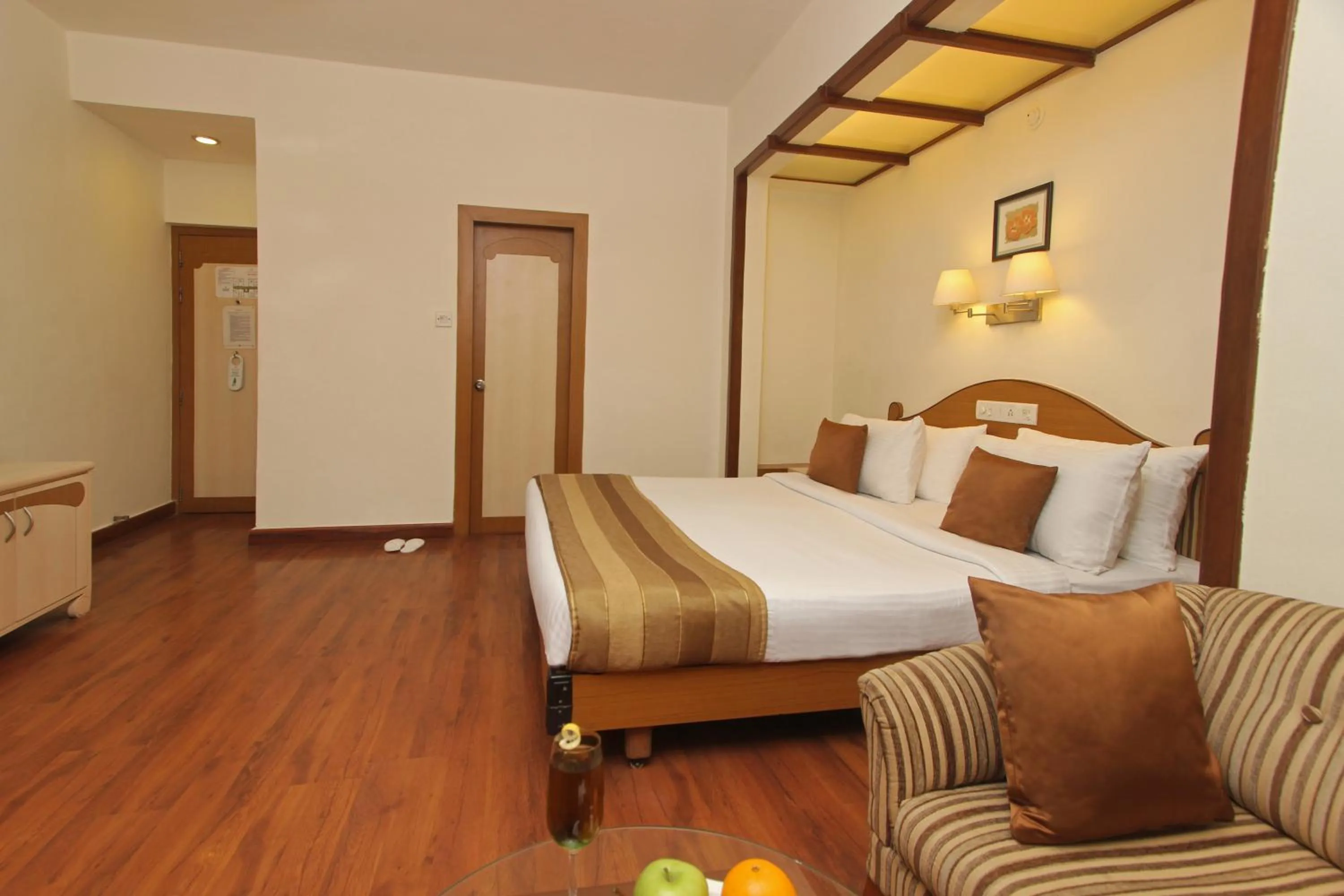 Bed in Hotel Park Central Koregaon Park
