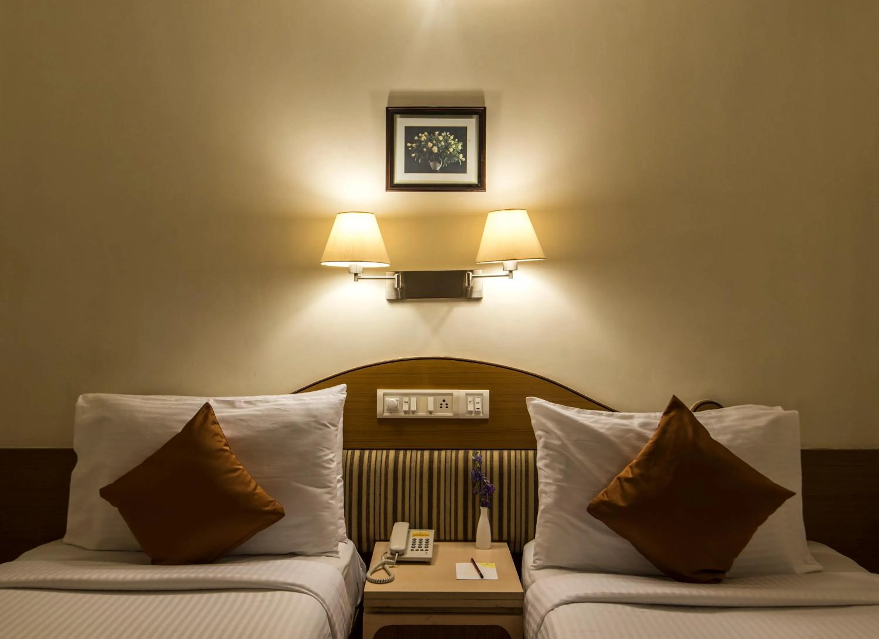 Bed in Hotel Park Central Koregaon Park