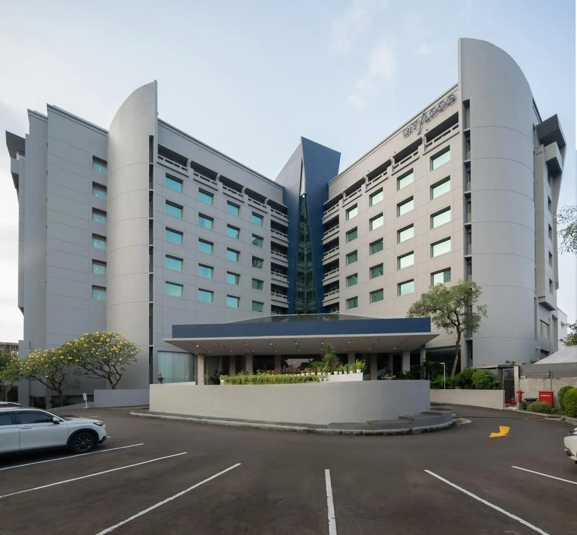 Property building in Cityloog Hotel Tebet Jakarta Property building in Cityloog Hotel Tebet Jakarta