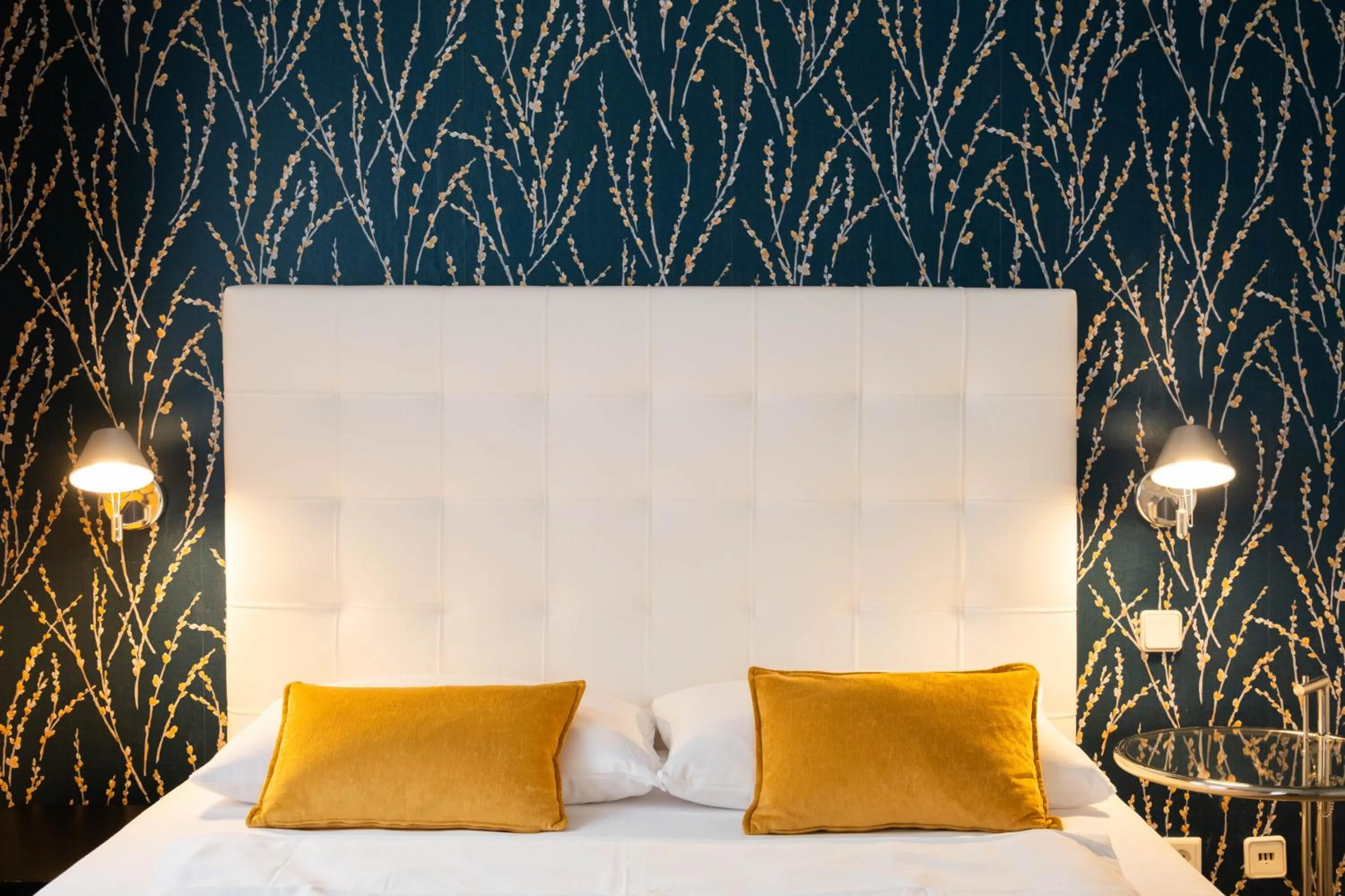 Bed in Hotel Ottheinrich