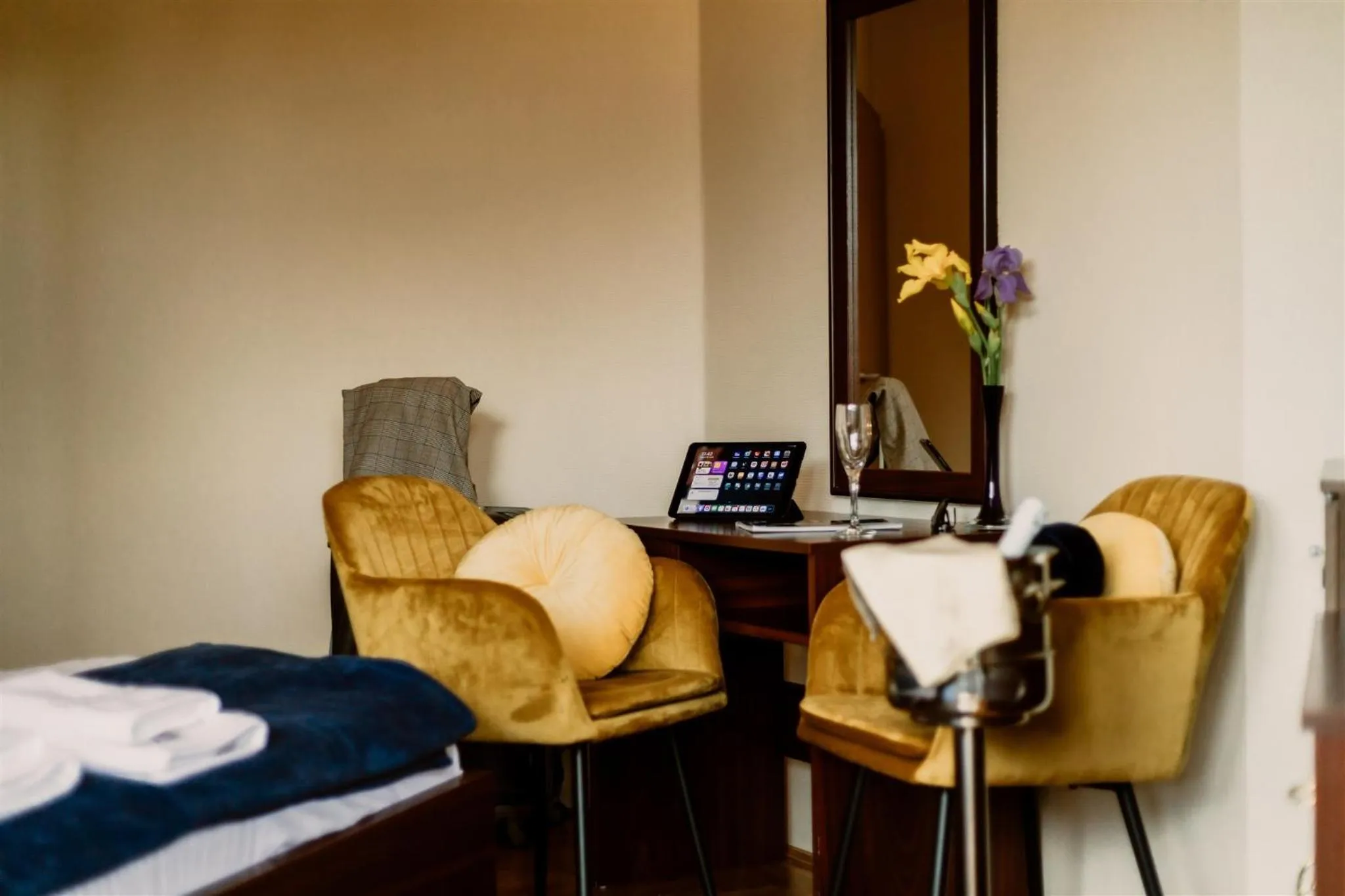 Seating area in Korona Pension and Restaurant