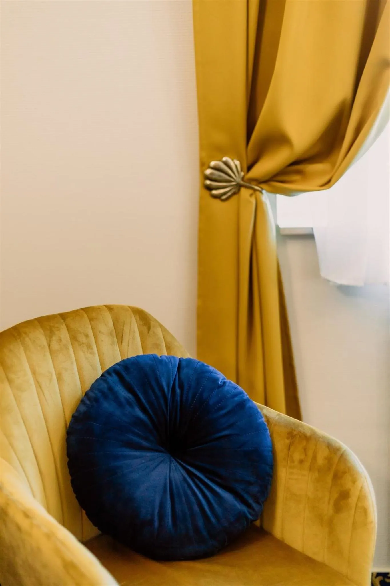 Seating area in Korona Pension and Restaurant