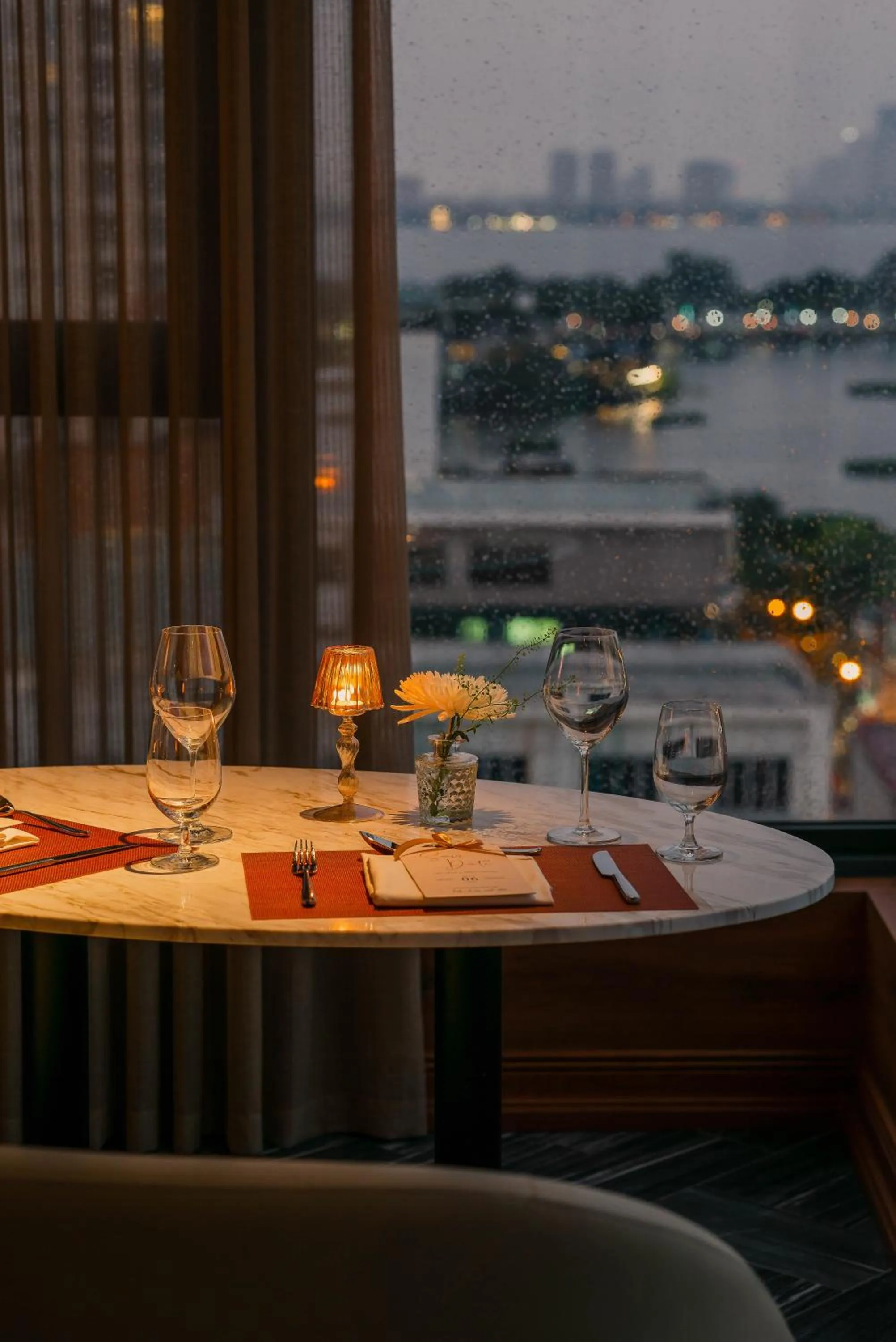 Restaurant/places to eat in Le Jardin Hotel Haute Couture