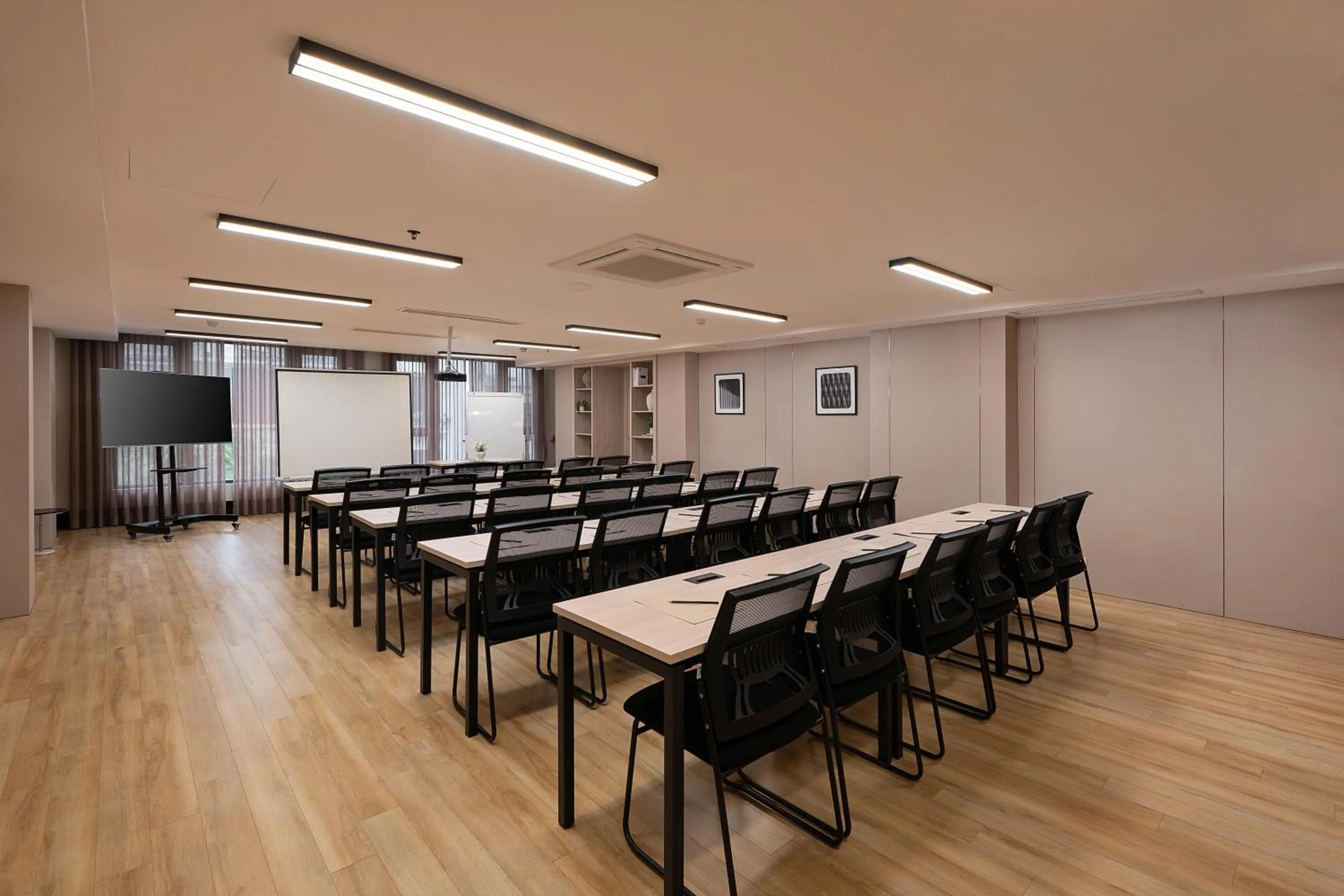 Meeting/conference room in Le Jardin Hotel Haute Couture