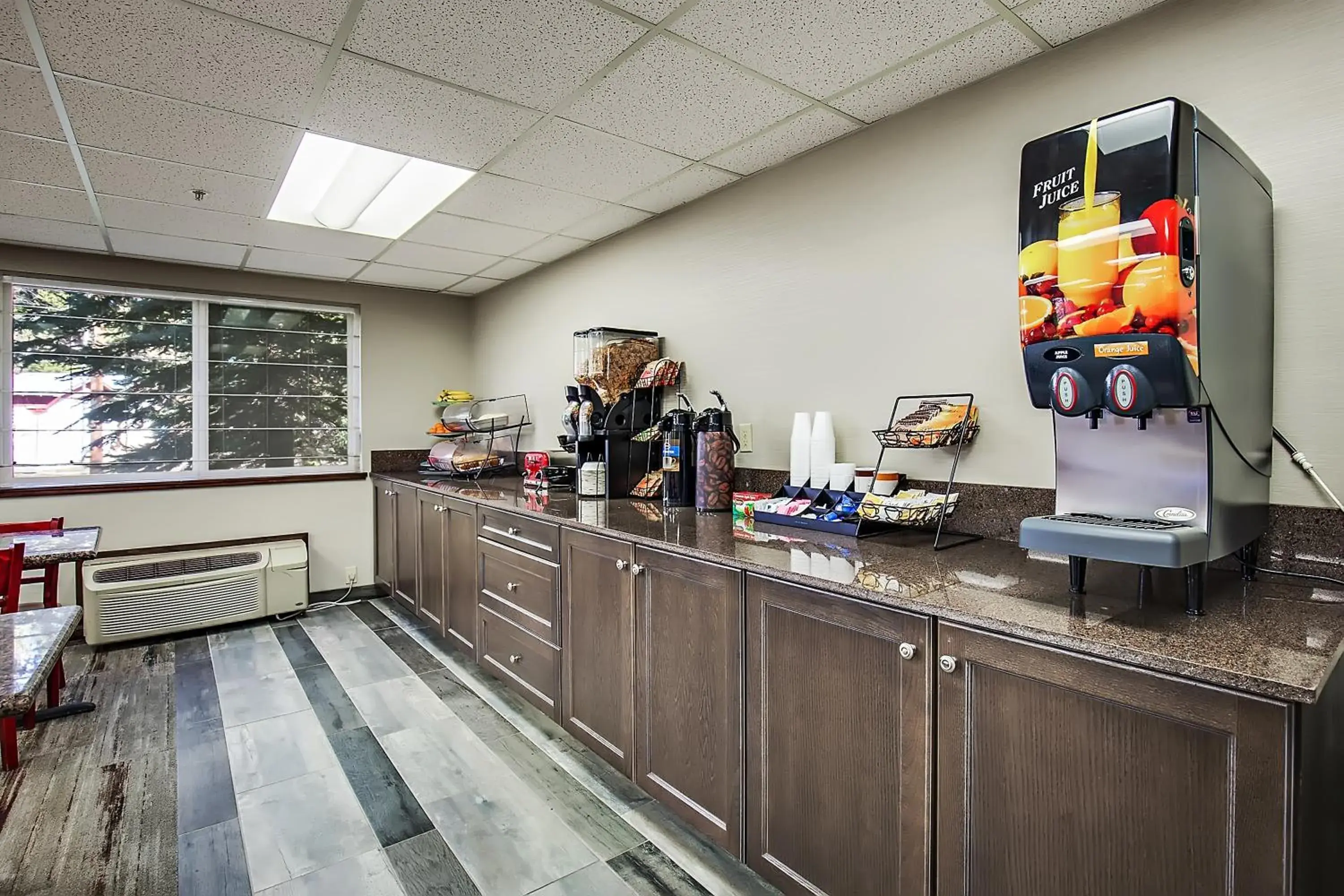 Breakfast in Third Street Inn Breakfast in Third Street Inn