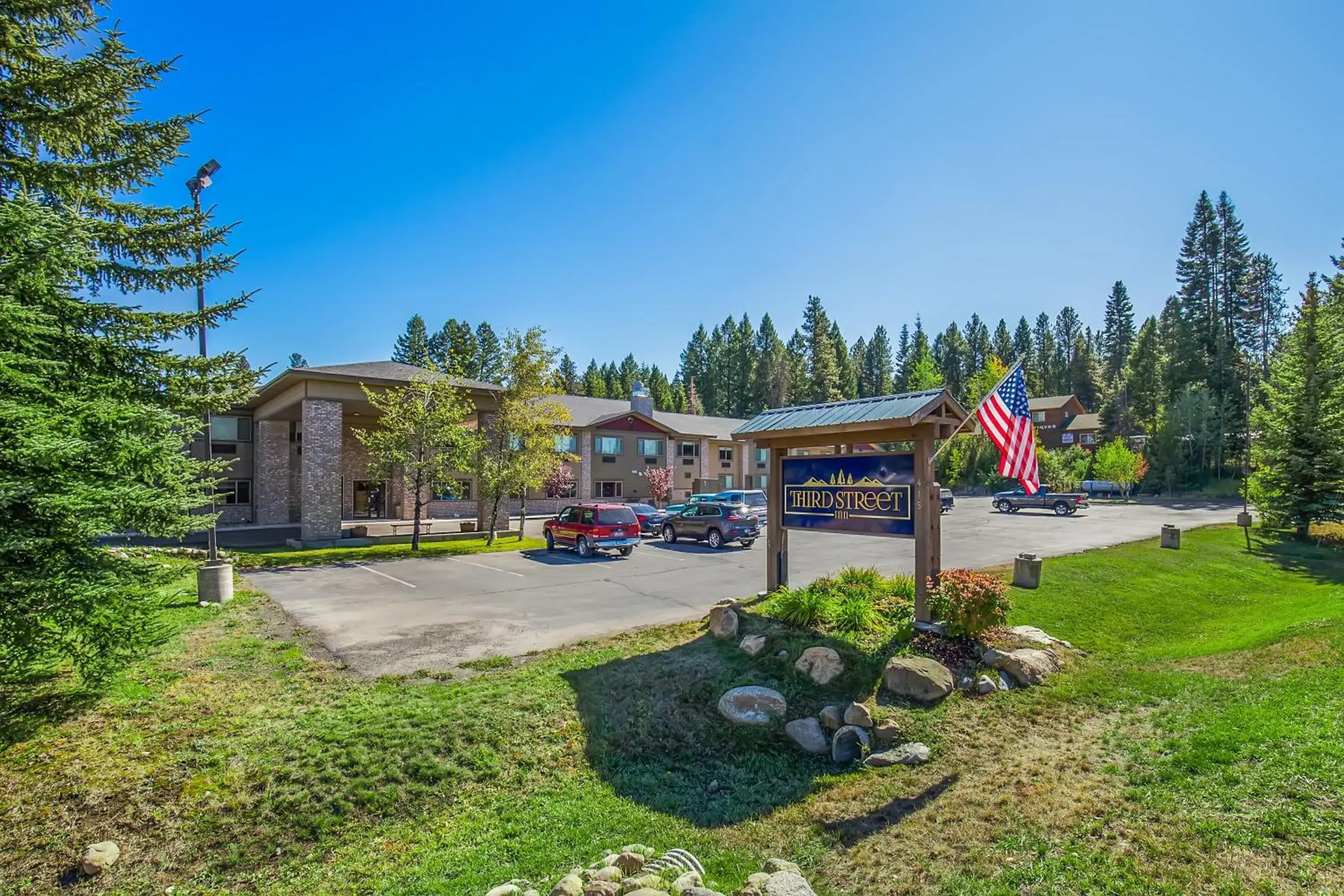 Property building in Third Street Inn Property building in Third Street Inn