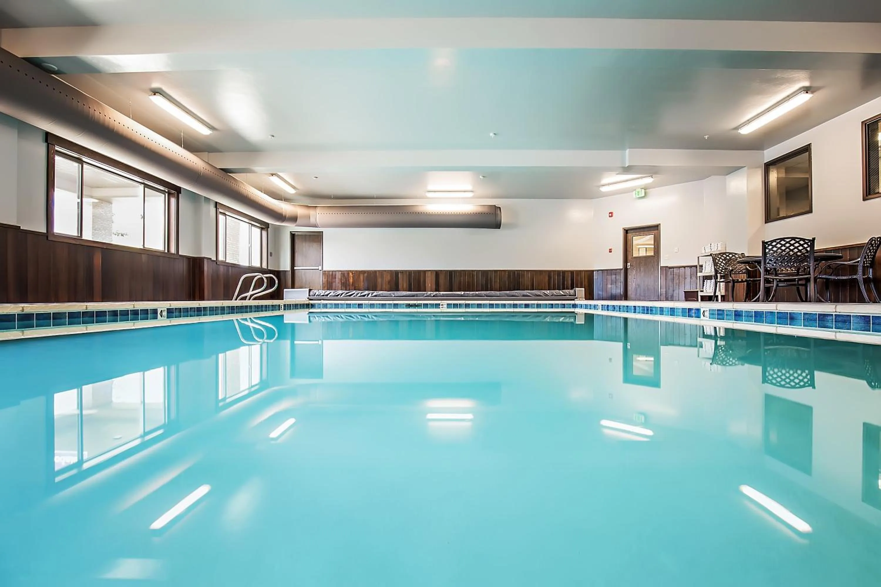 Swimming pool in Third Street Inn