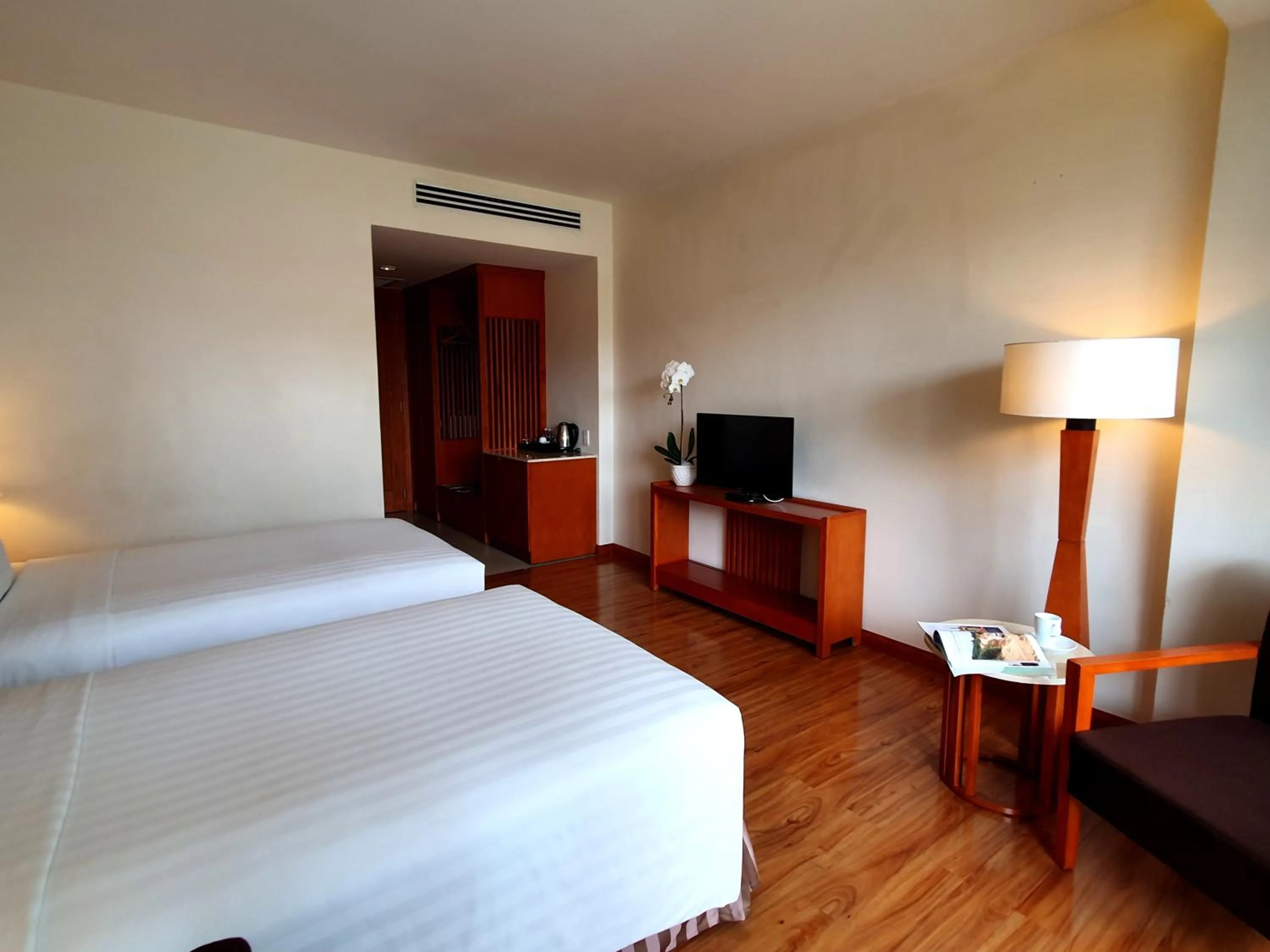 Bedroom, Bed in Saigon Hotel