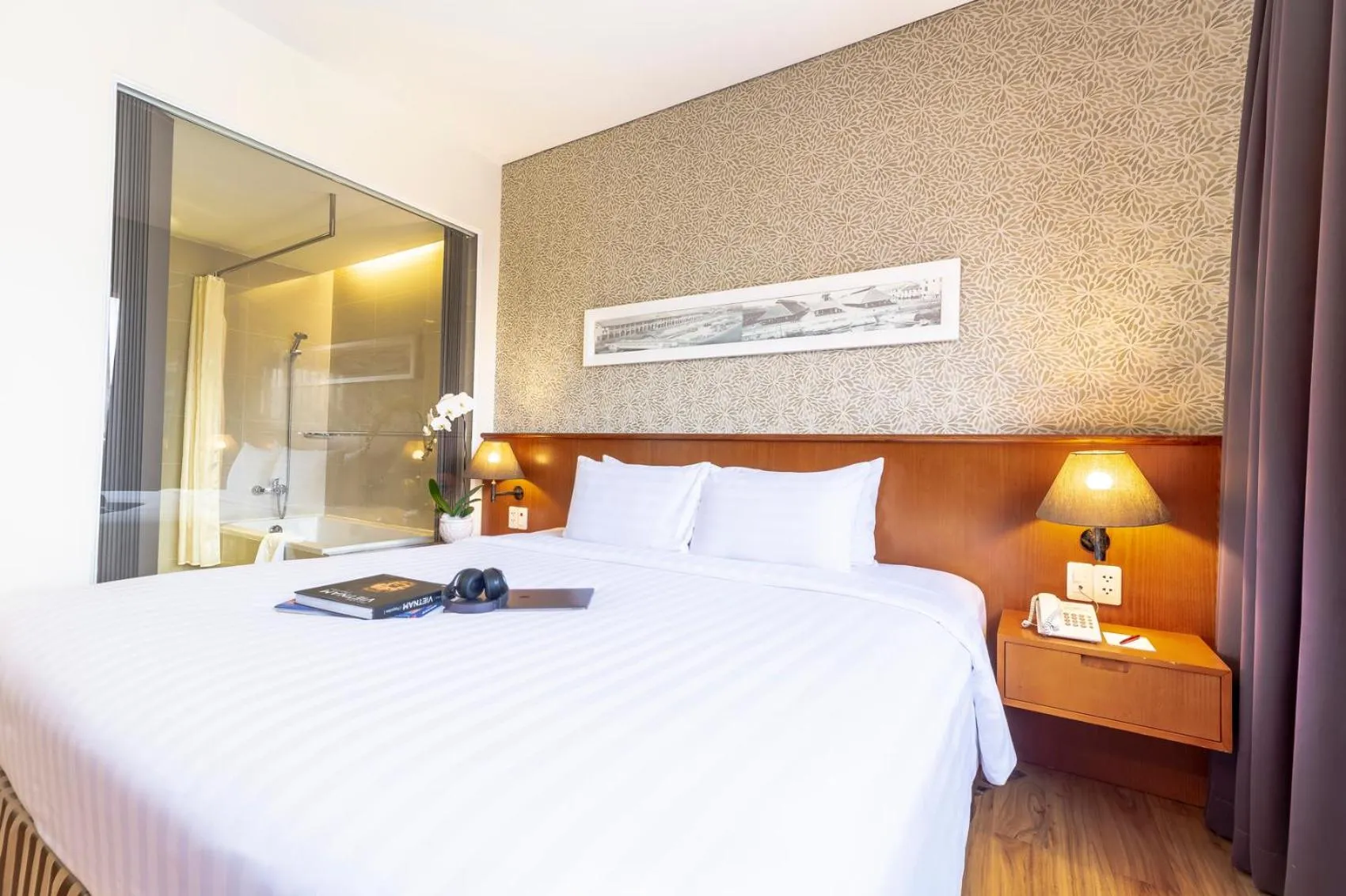 Photo of the whole room, Bed in Saigon Hotel