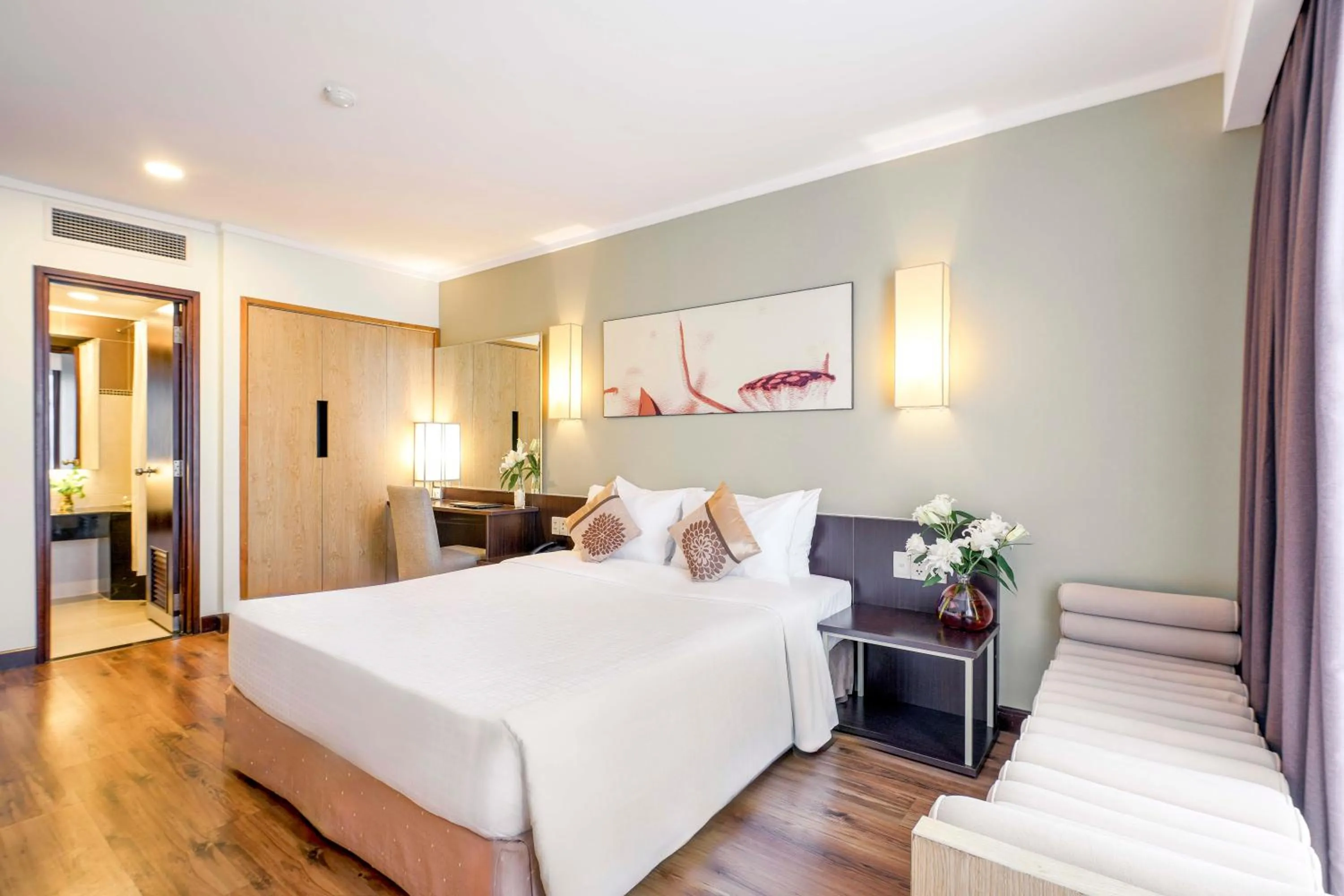 Bedroom, Bed in Vien Dong Hotel - Near Bui Vien Walking Street