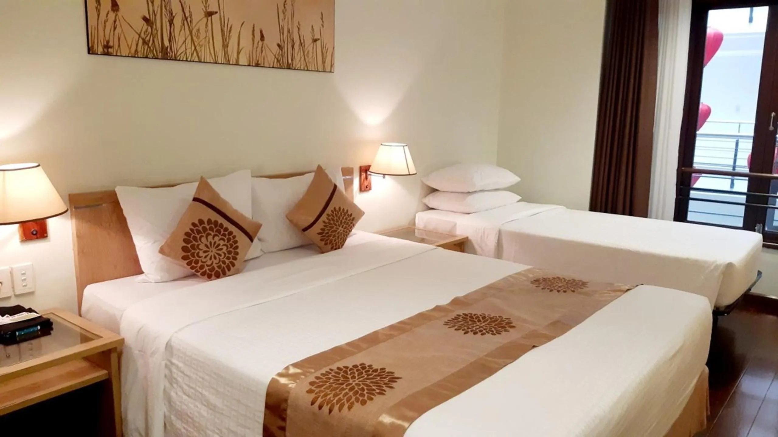 Bedroom, Bed in Vien Dong Hotel - Near Bui Vien Walking Street