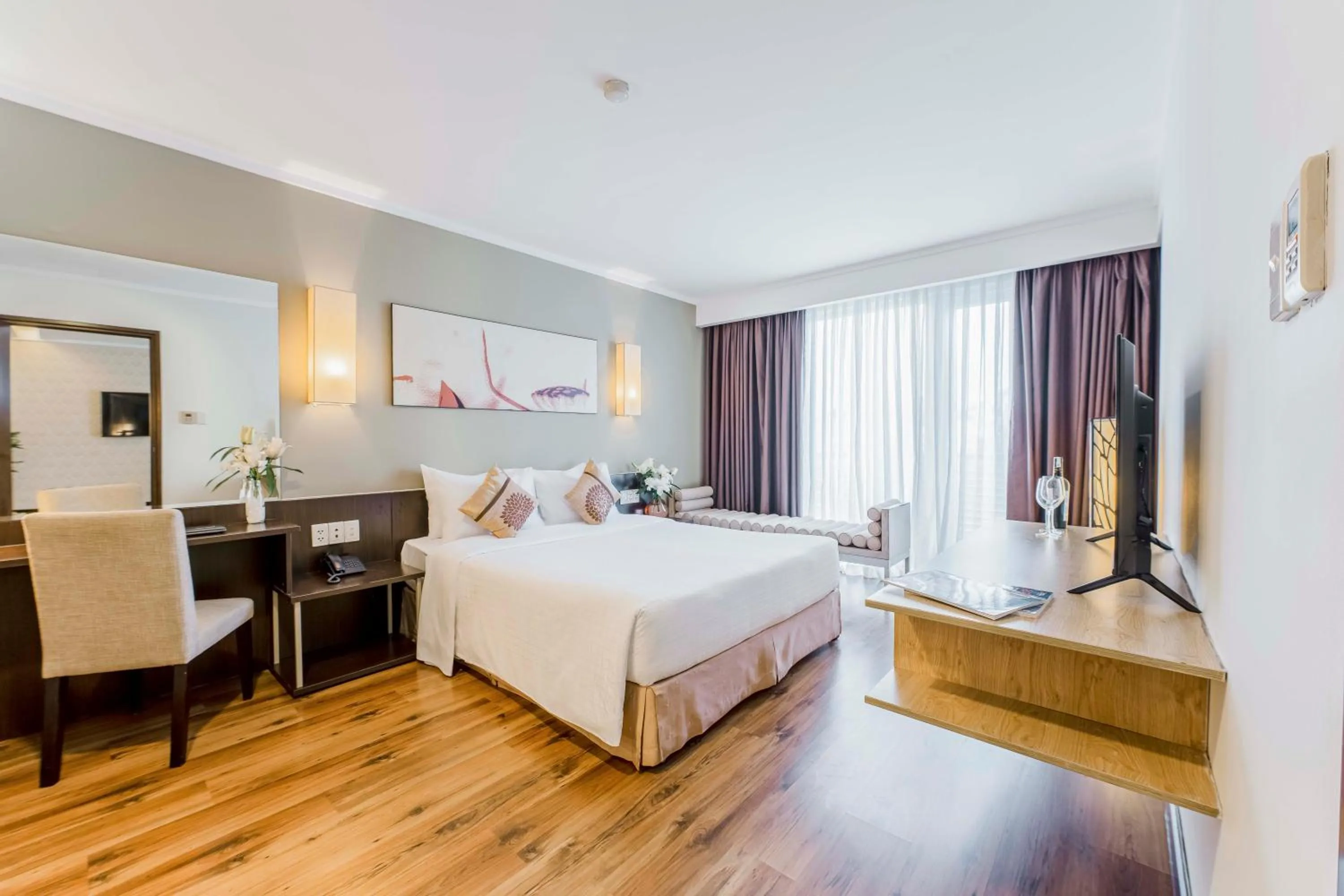 Bedroom, Bed in Vien Dong Hotel - Near Bui Vien Walking Street