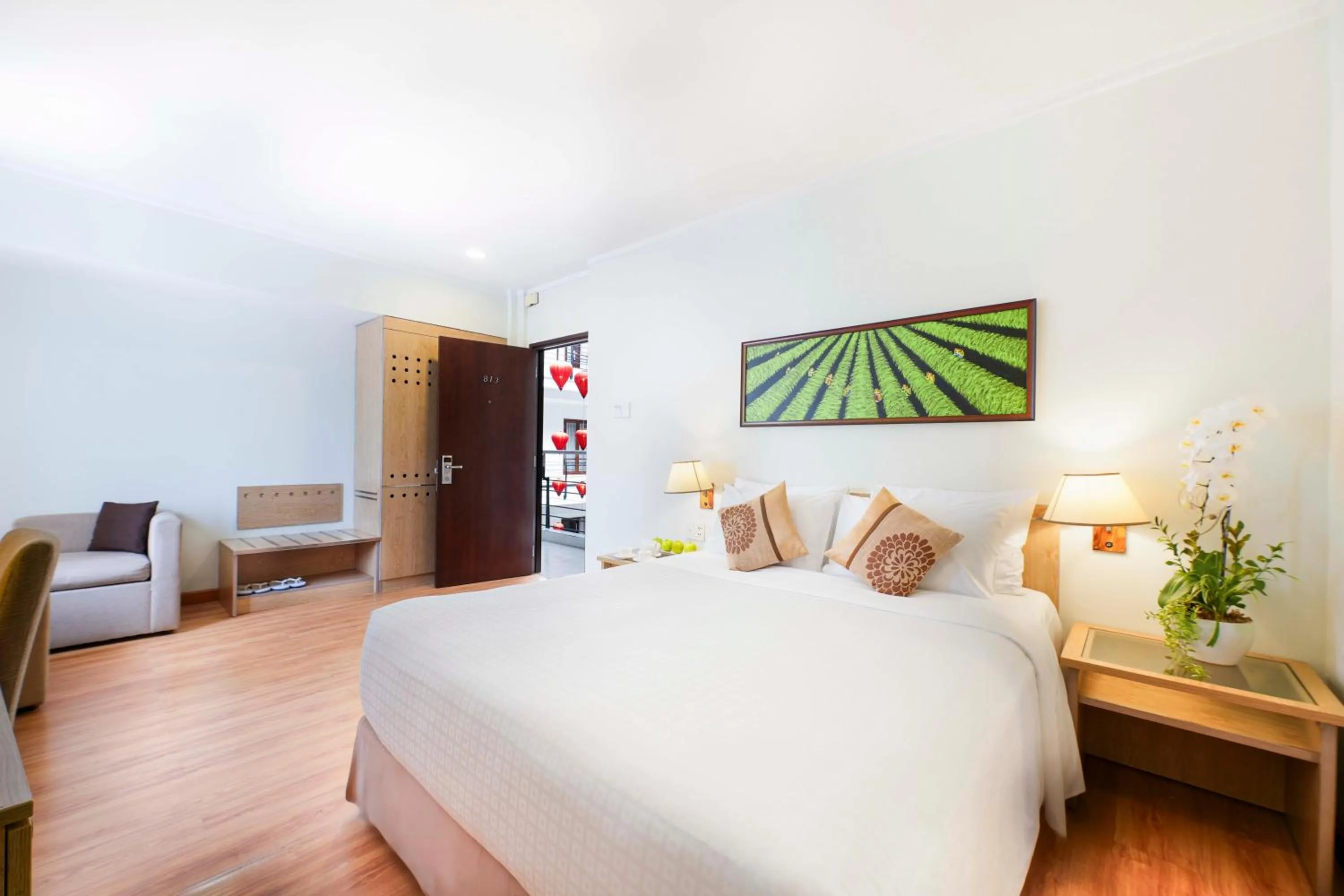 Bed in Vien Dong Hotel - Near Bui Vien Walking Street