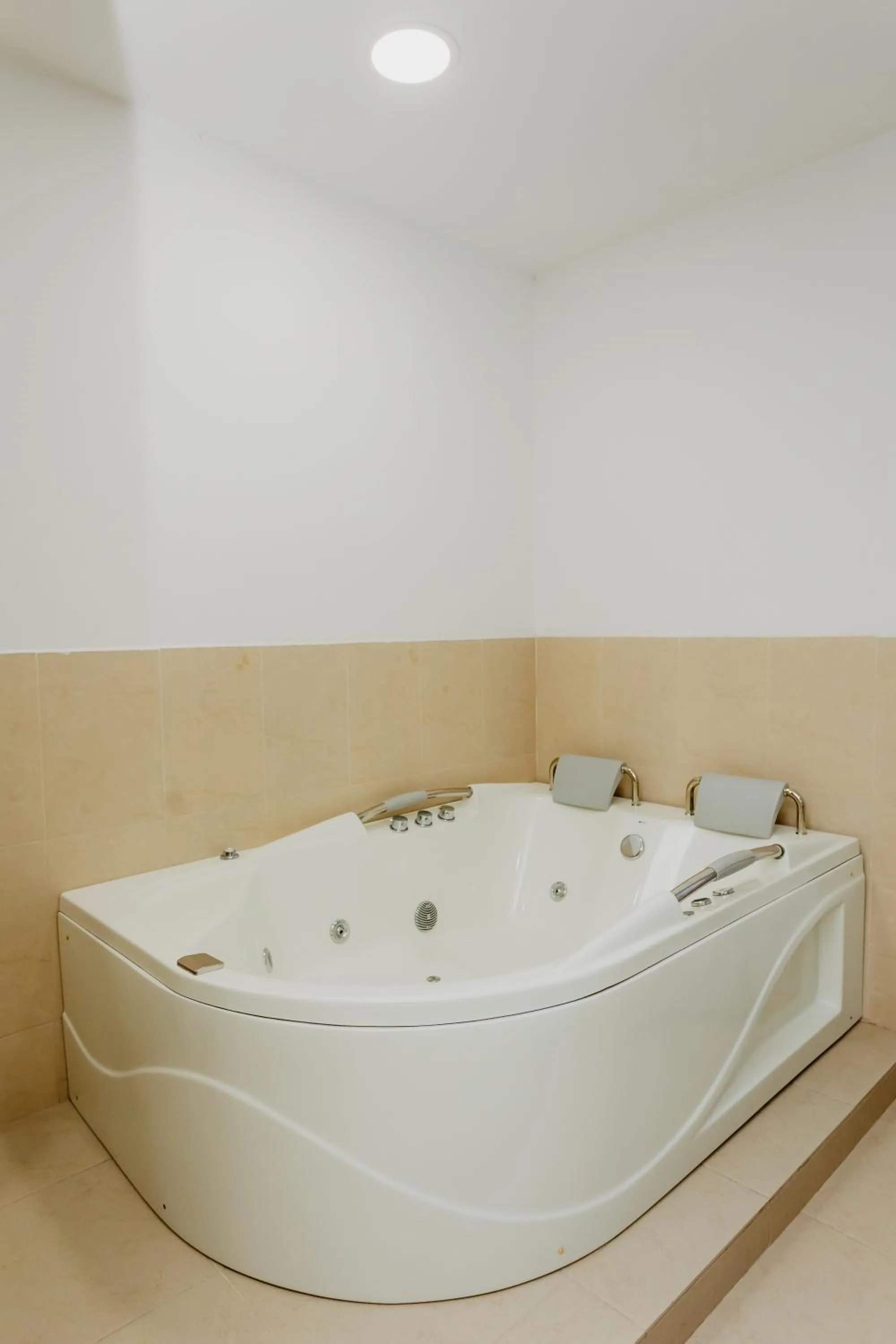 Hot Tub in Hotel Plataneras Plaza