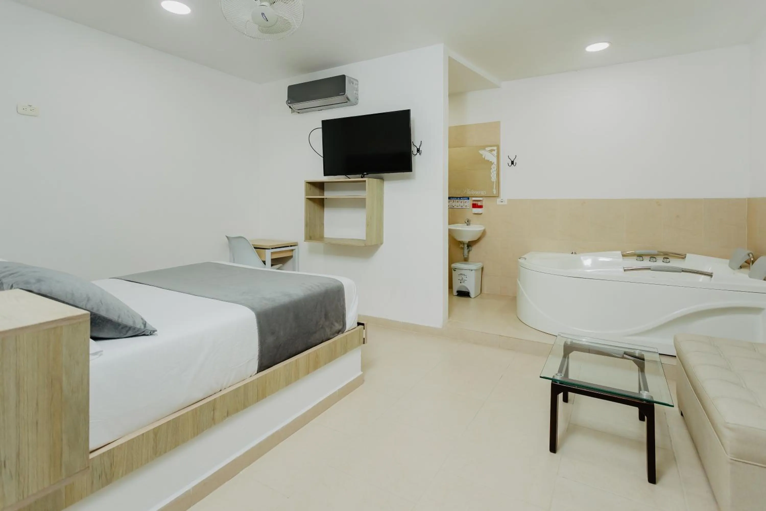 Bed in Hotel Plataneras Plaza