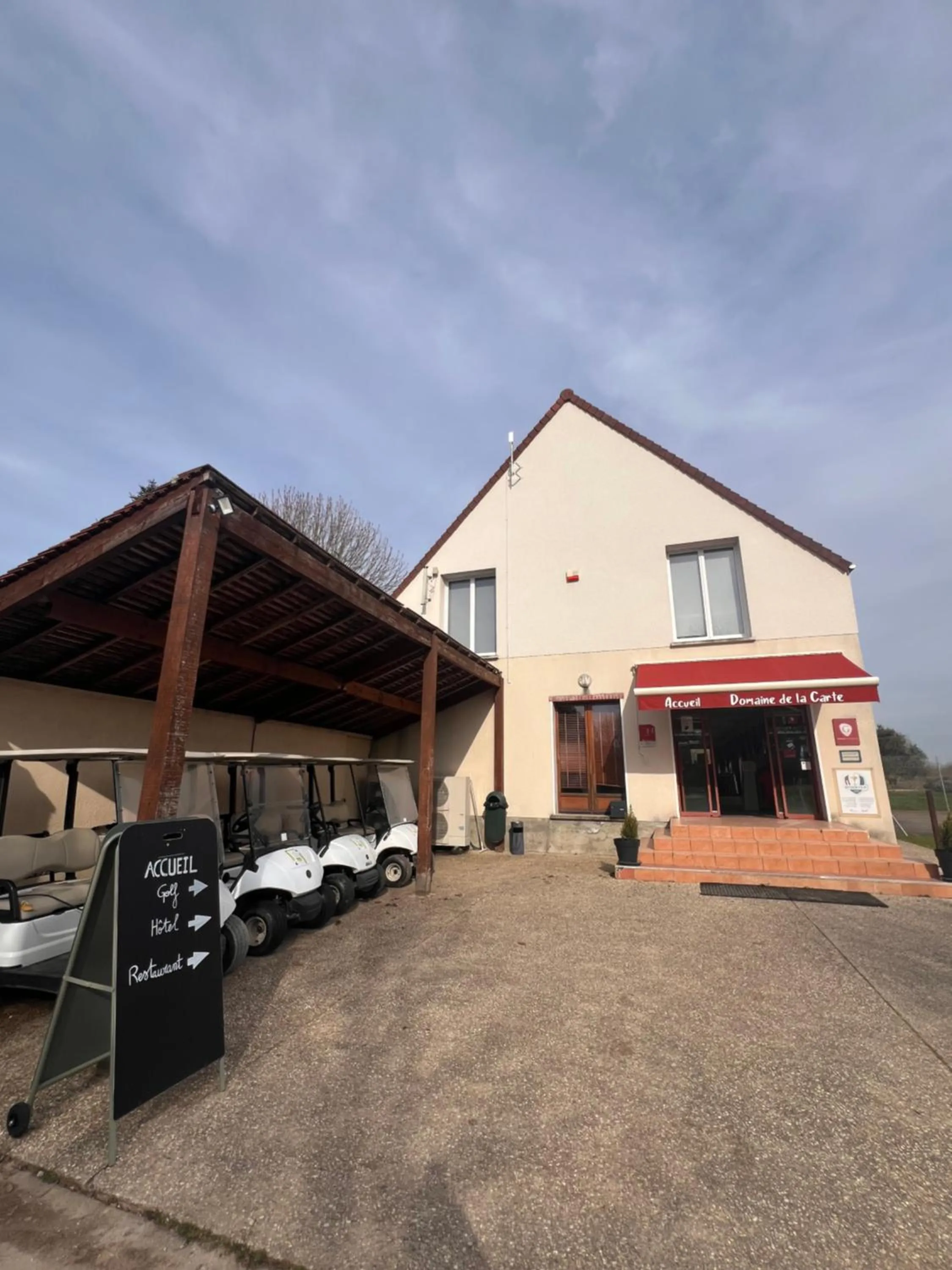 Property building in Golf Hotel de la Carte