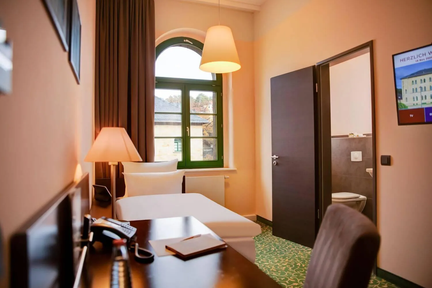 Photo of the whole room, Bed in Schlosshotel Blankenburg