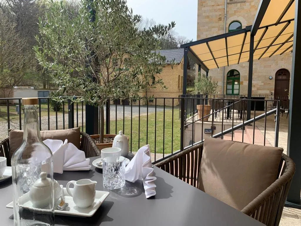 Restaurant/places to eat in Schlosshotel Blankenburg