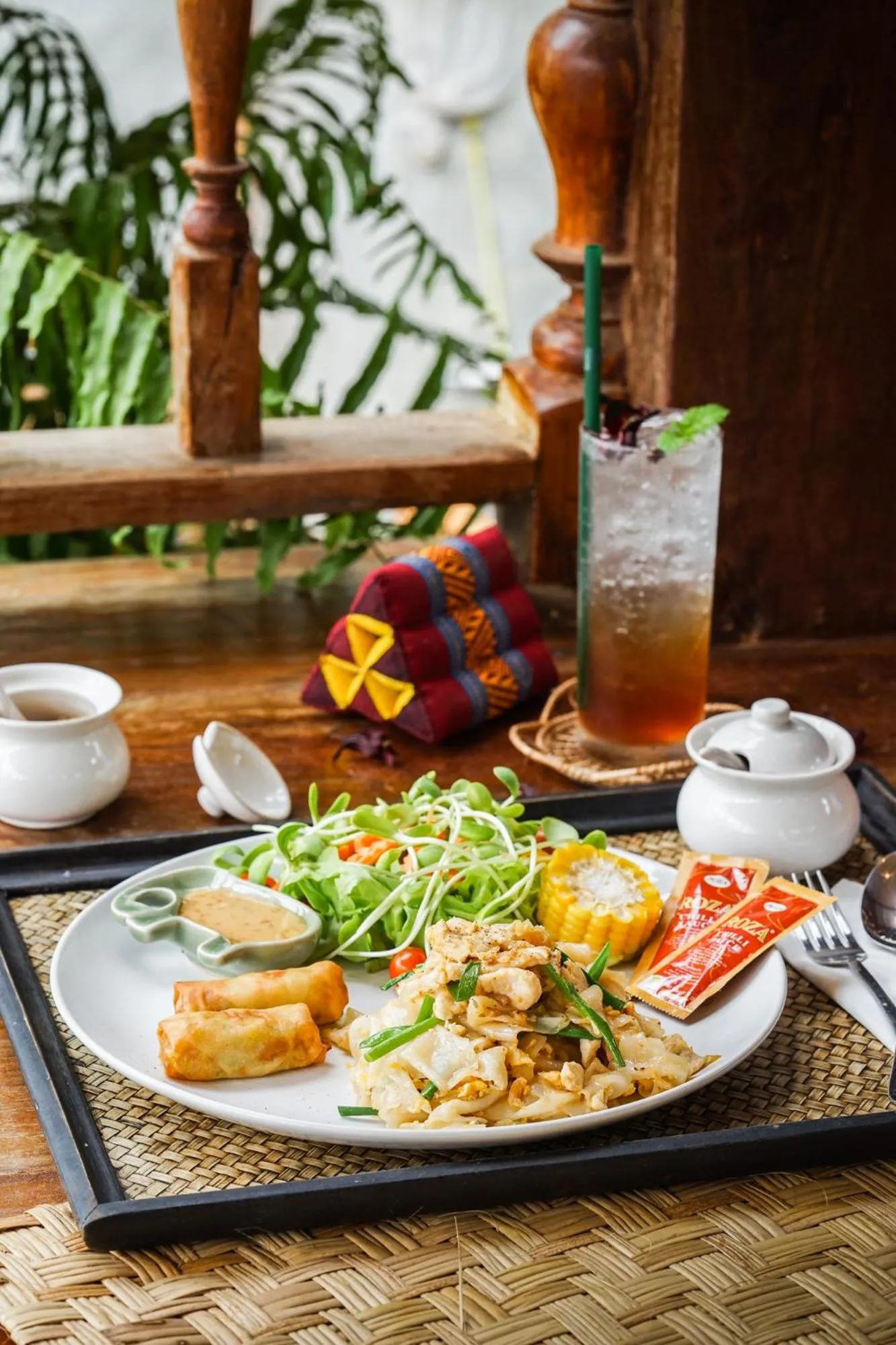 Restaurant/places to eat in Buri Gallery House