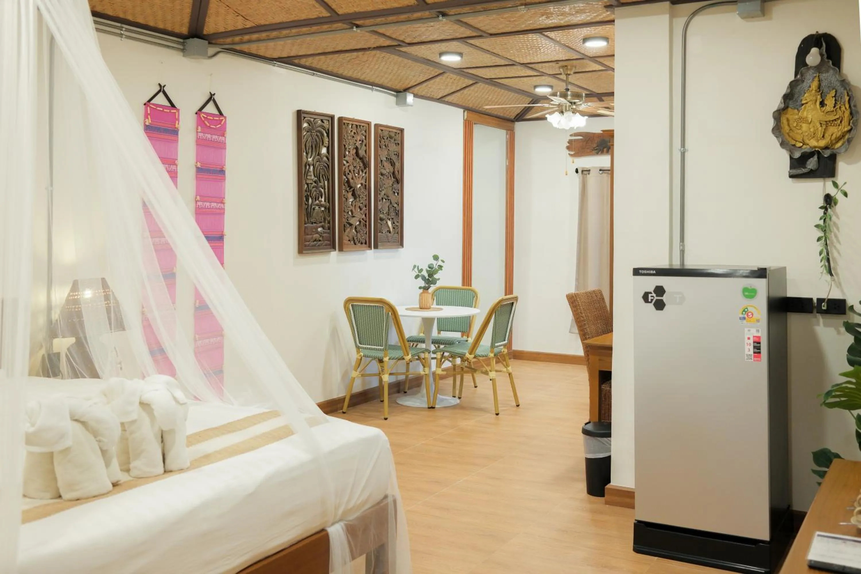 Dining area in Buri Gallery House