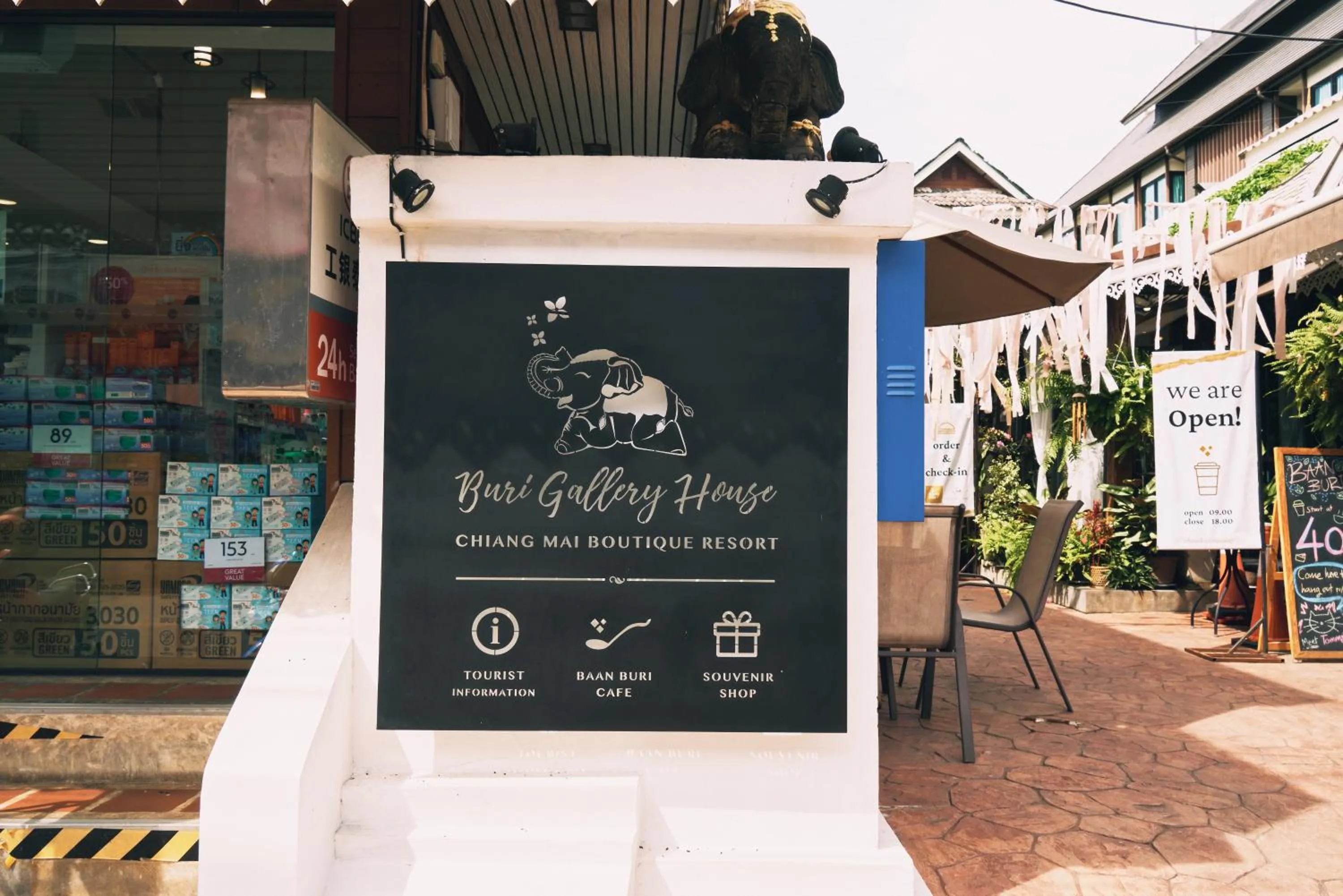 Property logo or sign in Buri Gallery House