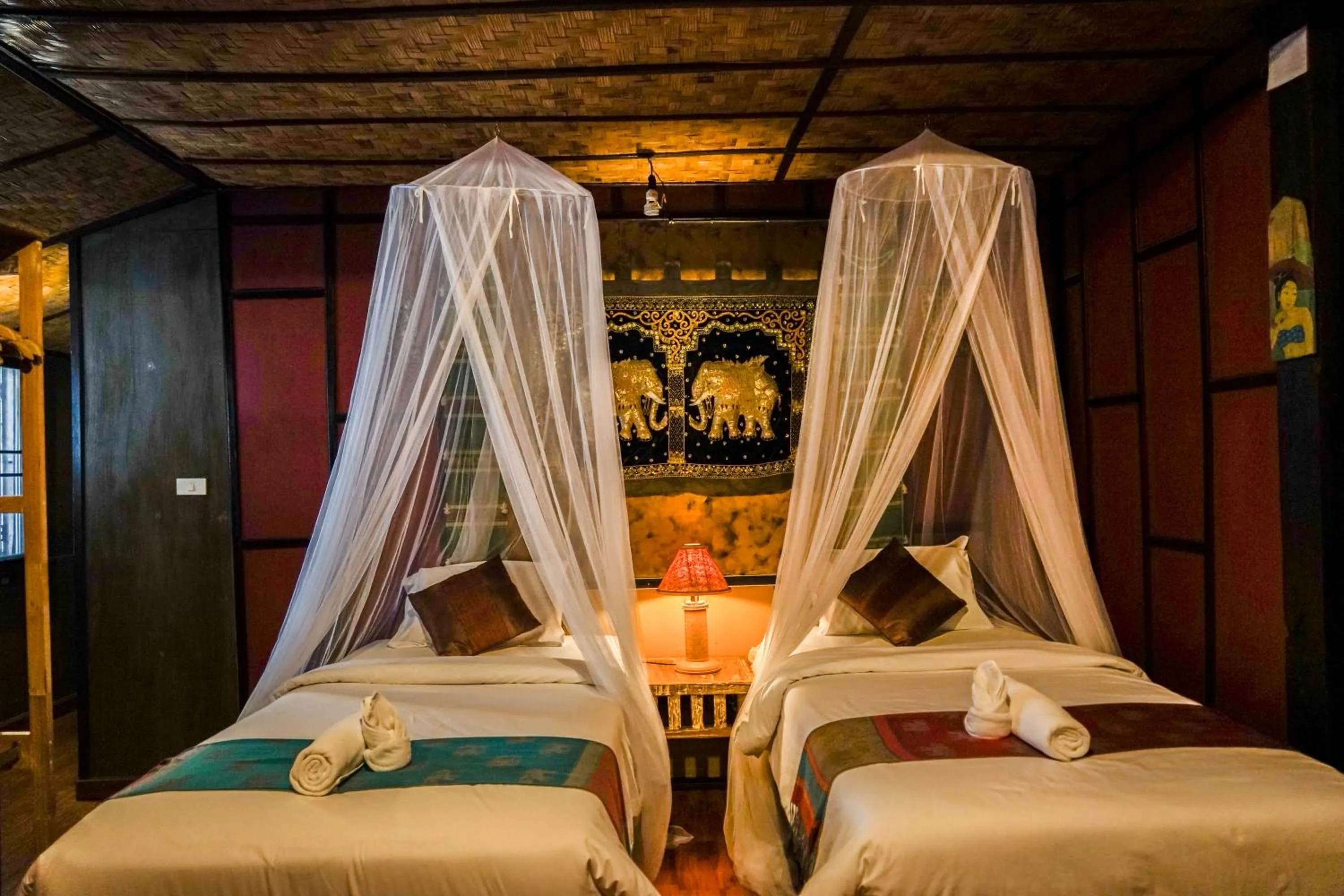 Standard Twin Room in Buri Gallery House