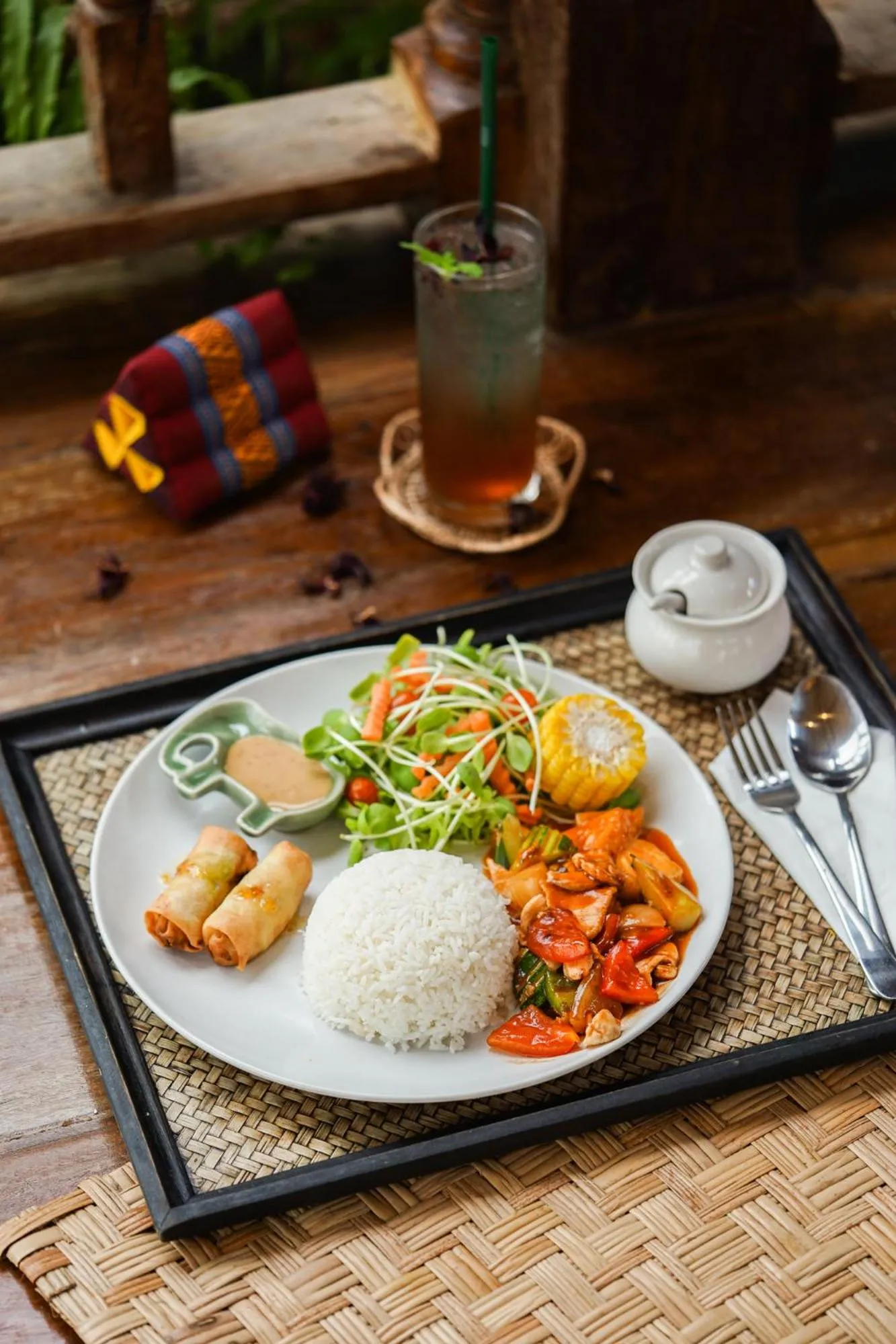 Restaurant/places to eat in Buri Gallery House