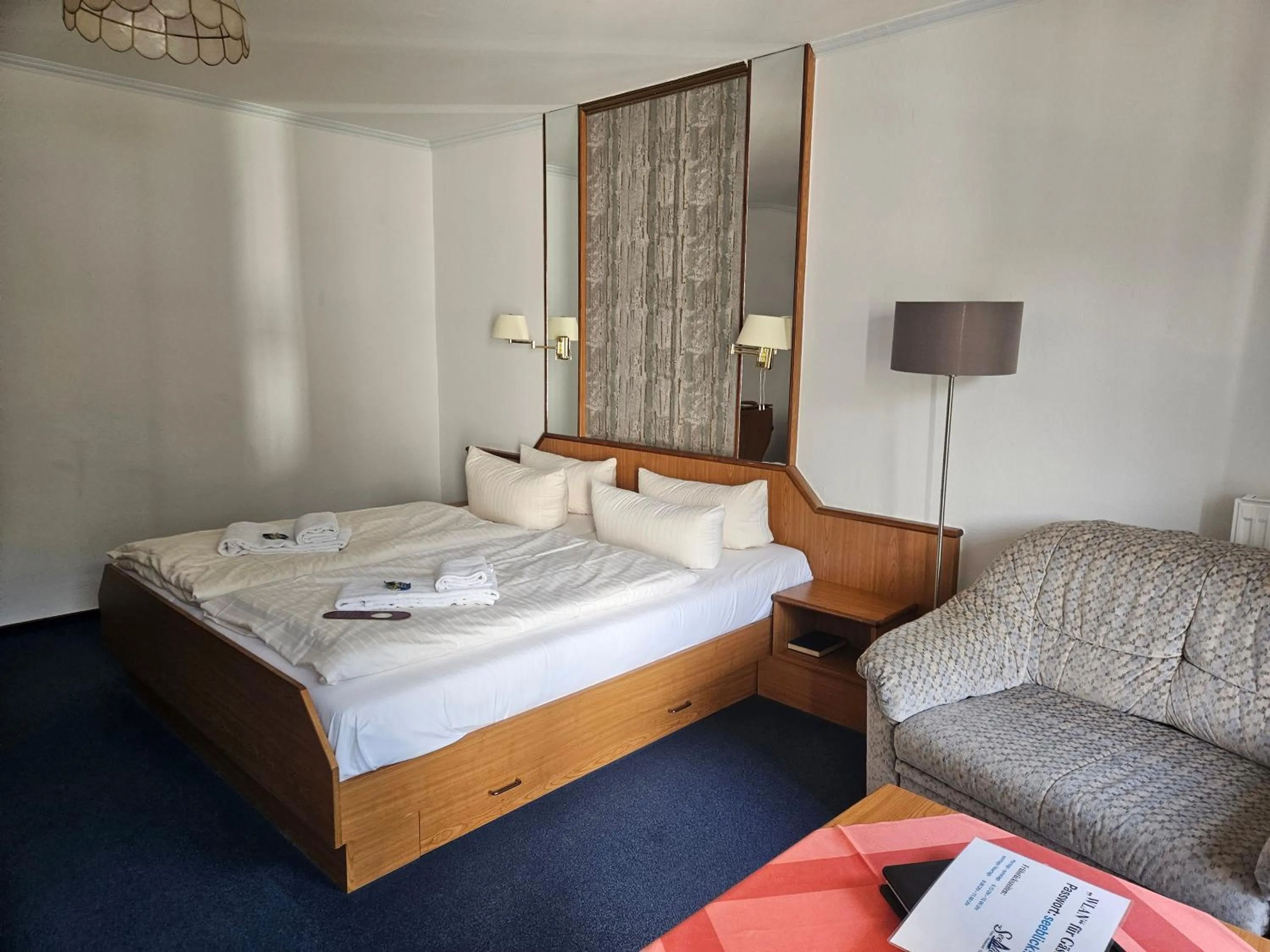 Photo of the whole room, Bed in Seeblick