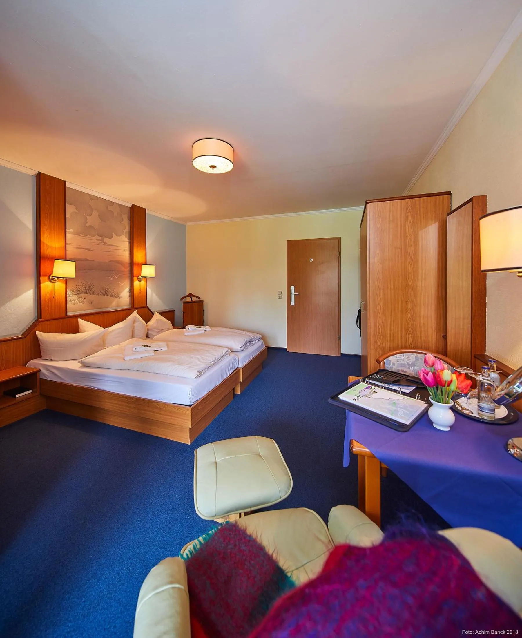 Photo of the whole room, Bed in Seeblick