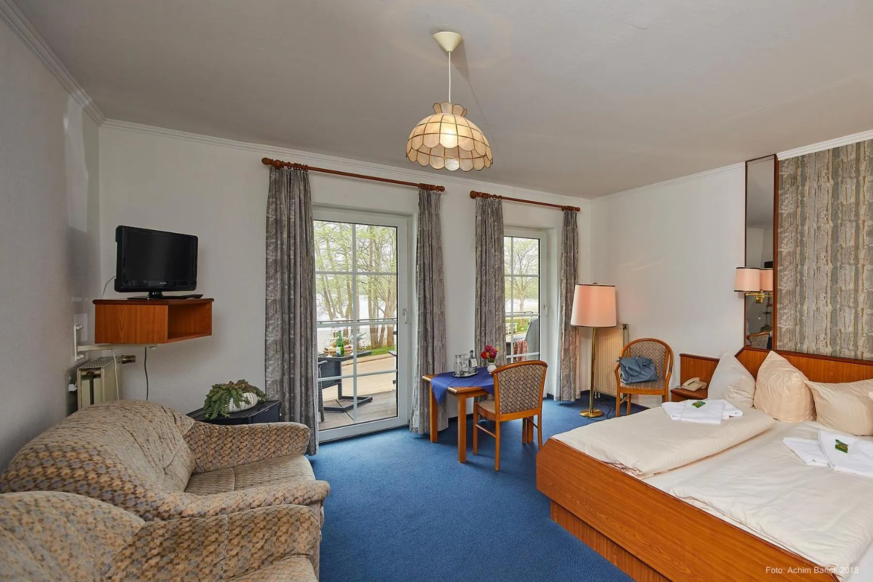 Photo of the whole room, Bed in Seeblick